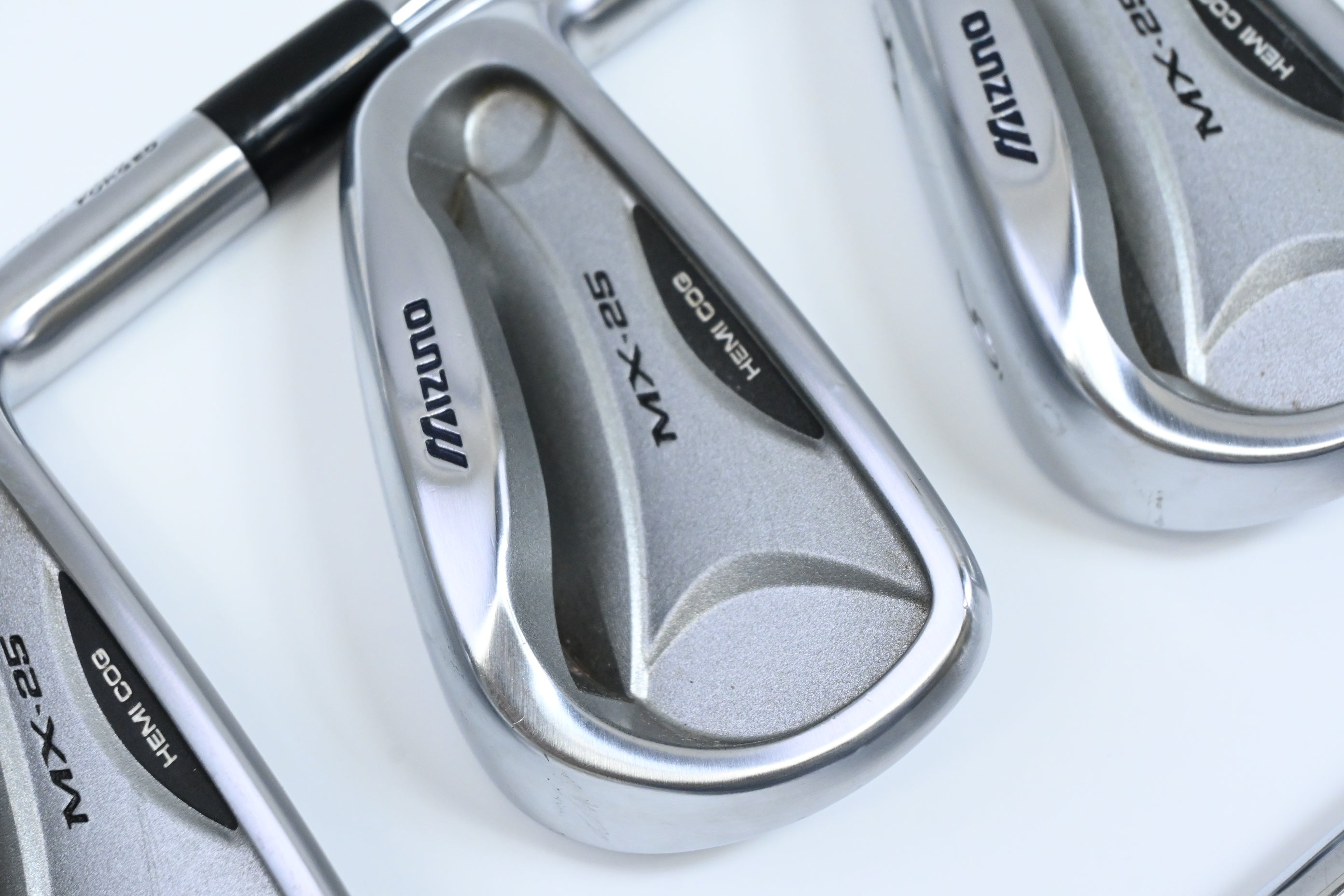 Mizuno MX-25 Irons / 4-PW+GW+SW / Regular Flex Dynalite Gold R300 Shaft