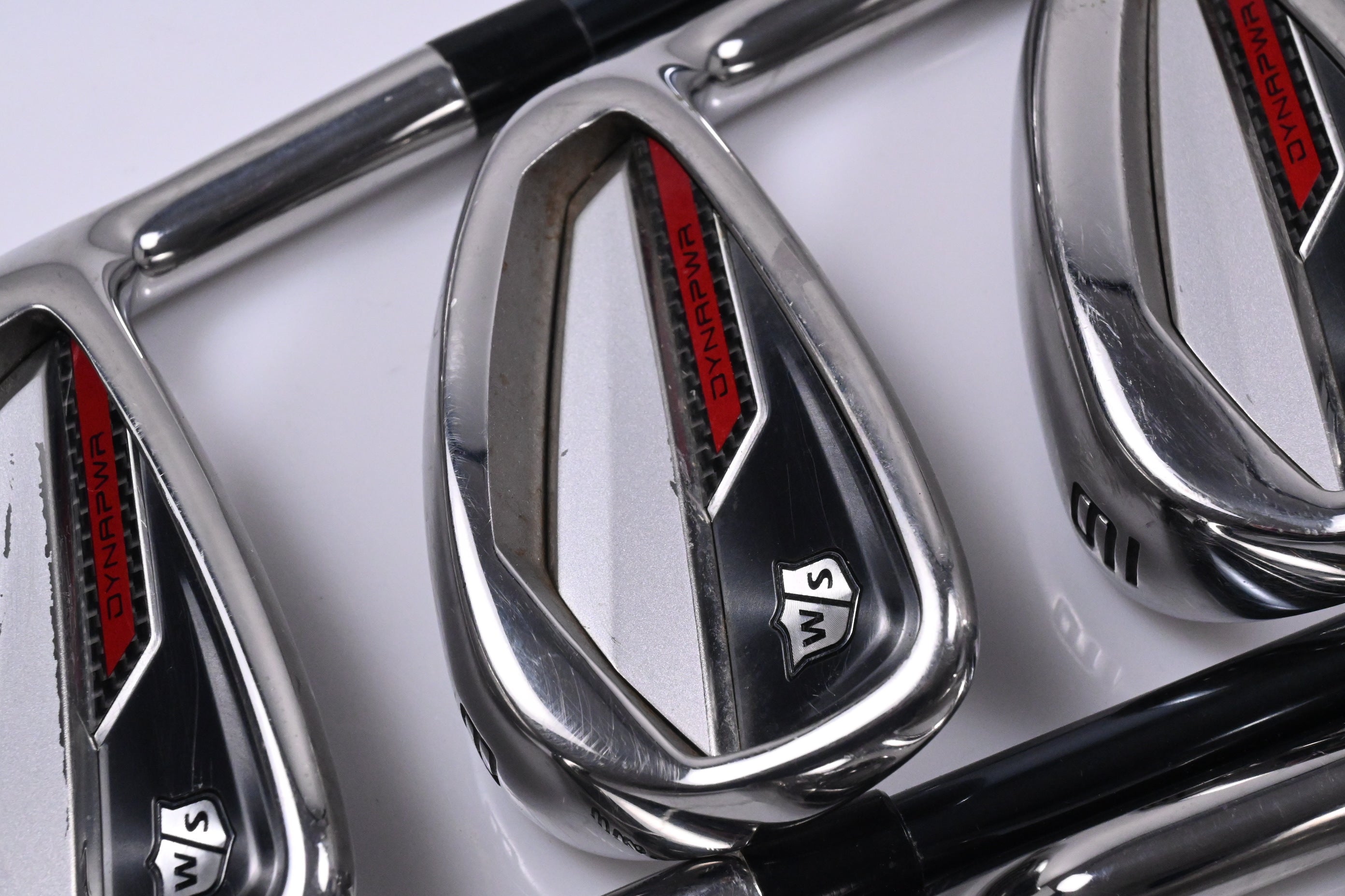 Wilson DYNAPWR Irons / 7-PW+GW+SW / Regular Flex UST Recoil Dart 75 Shafts