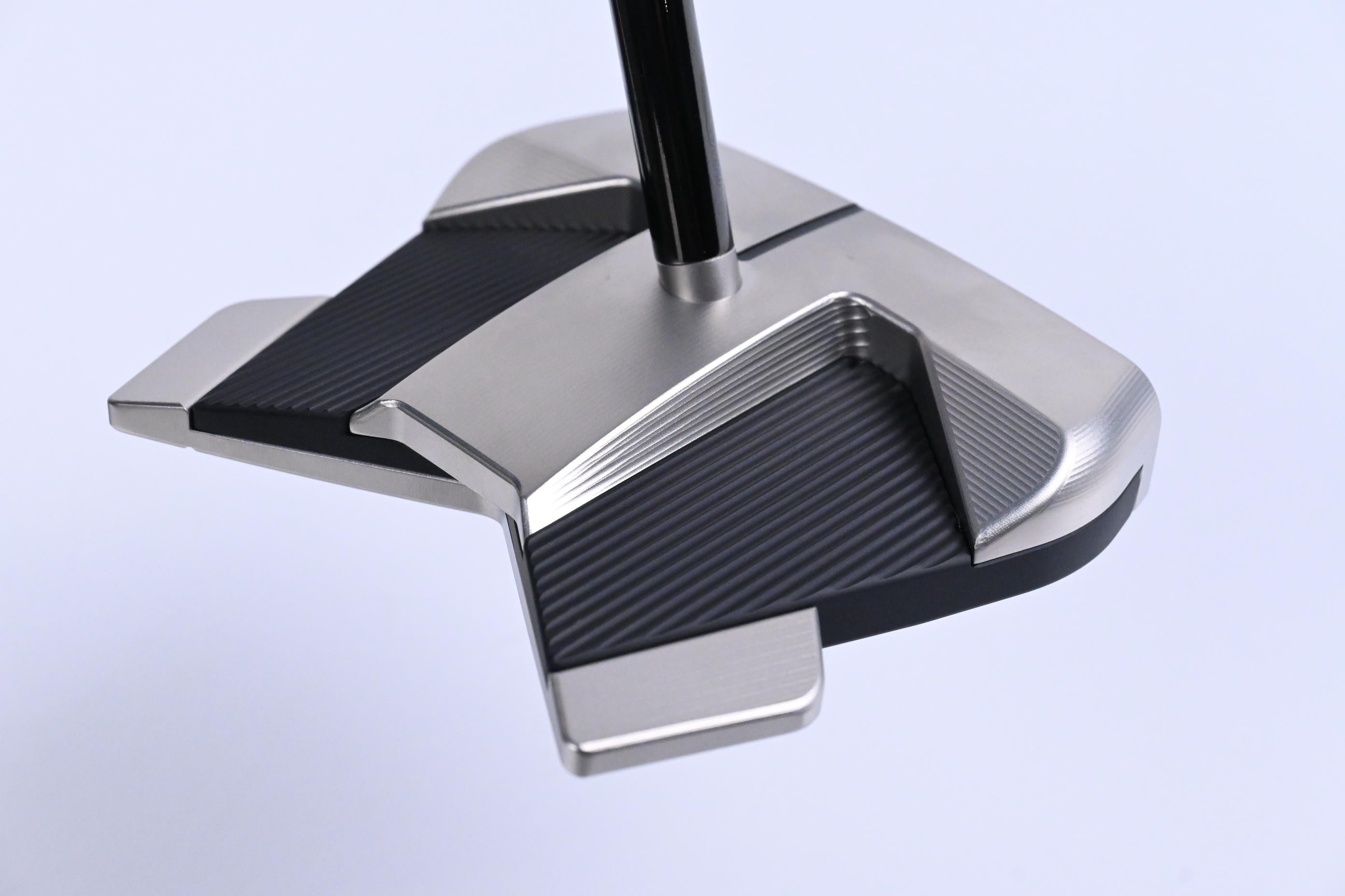 Scotty Cameron Phantom 11R OC Low Torque Putter / 33 Inch