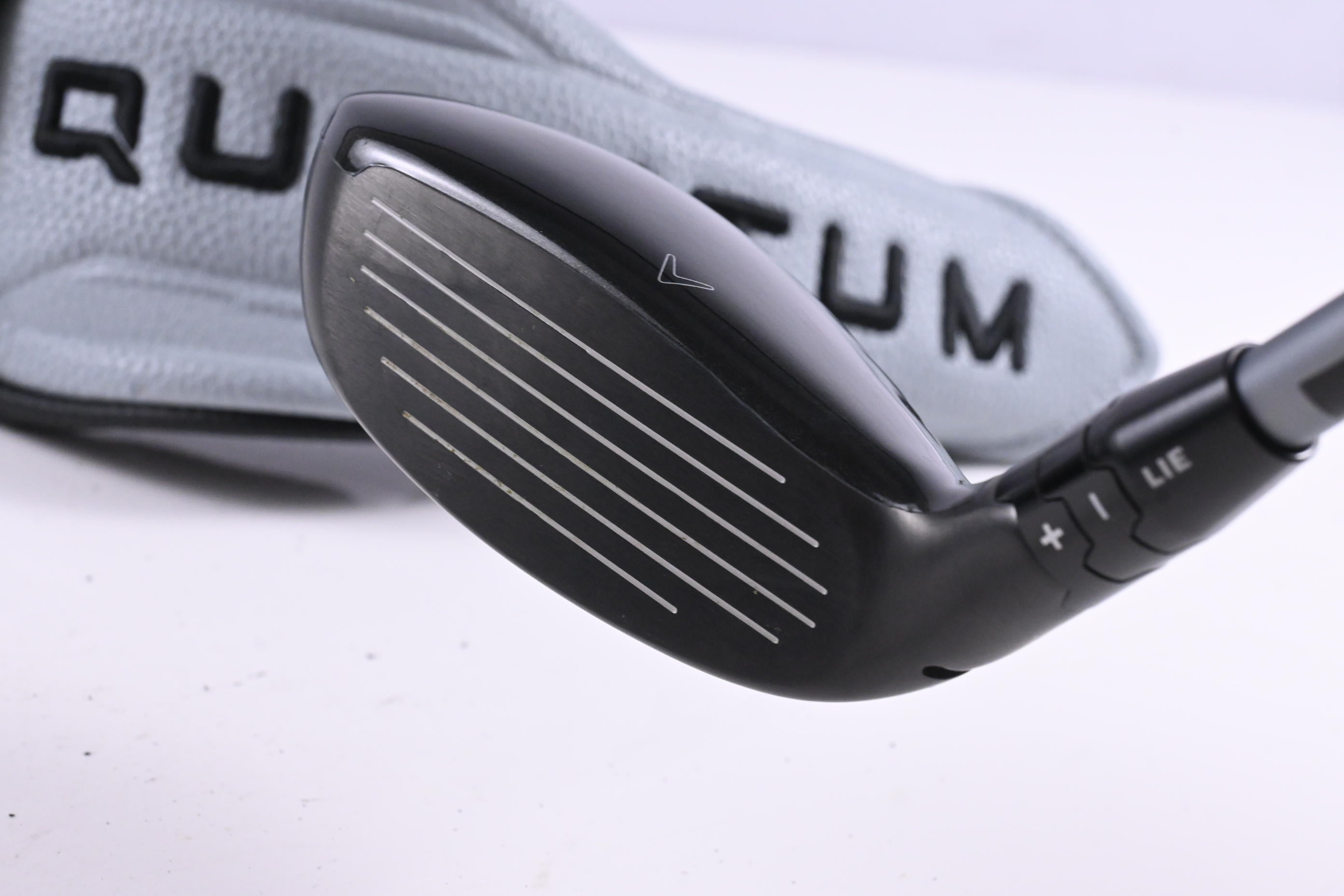 Callaway Quantum Max #4 Hybrid / 21 Degree / Regular Flex Denali Silver 60 Shaft