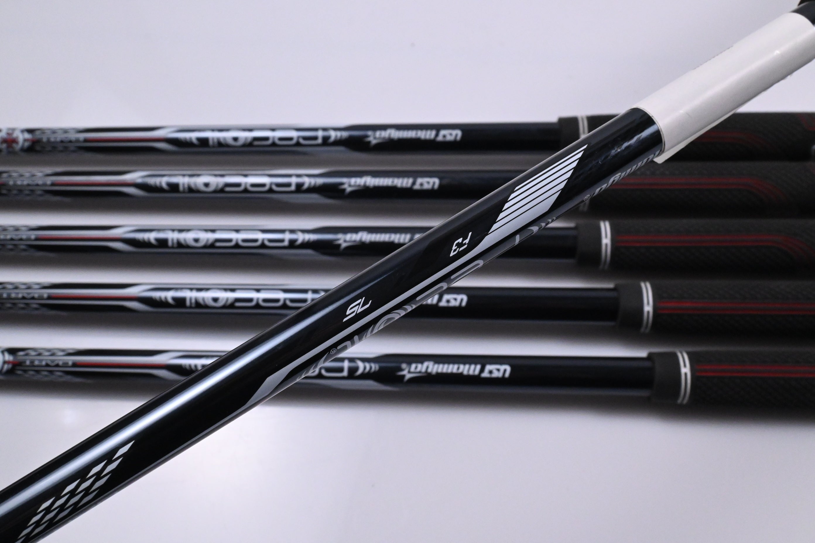 Wilson DYNAPWR Irons / 7-PW+GW+SW / Regular Flex UST Recoil Dart 75 Shafts