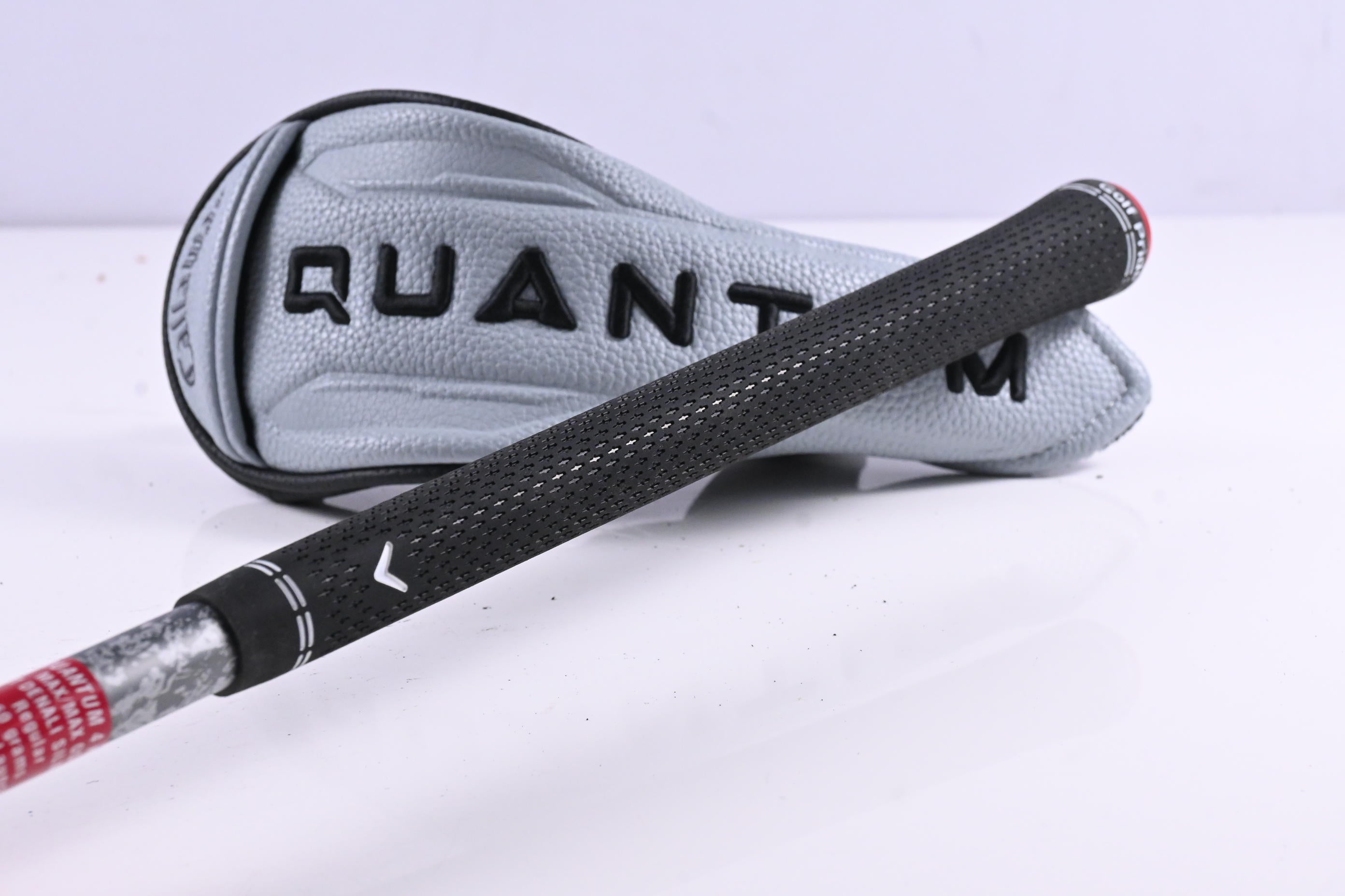 Callaway Quantum Max #4 Hybrid / 21 Degree / Regular Flex Denali Silver 60 Shaft