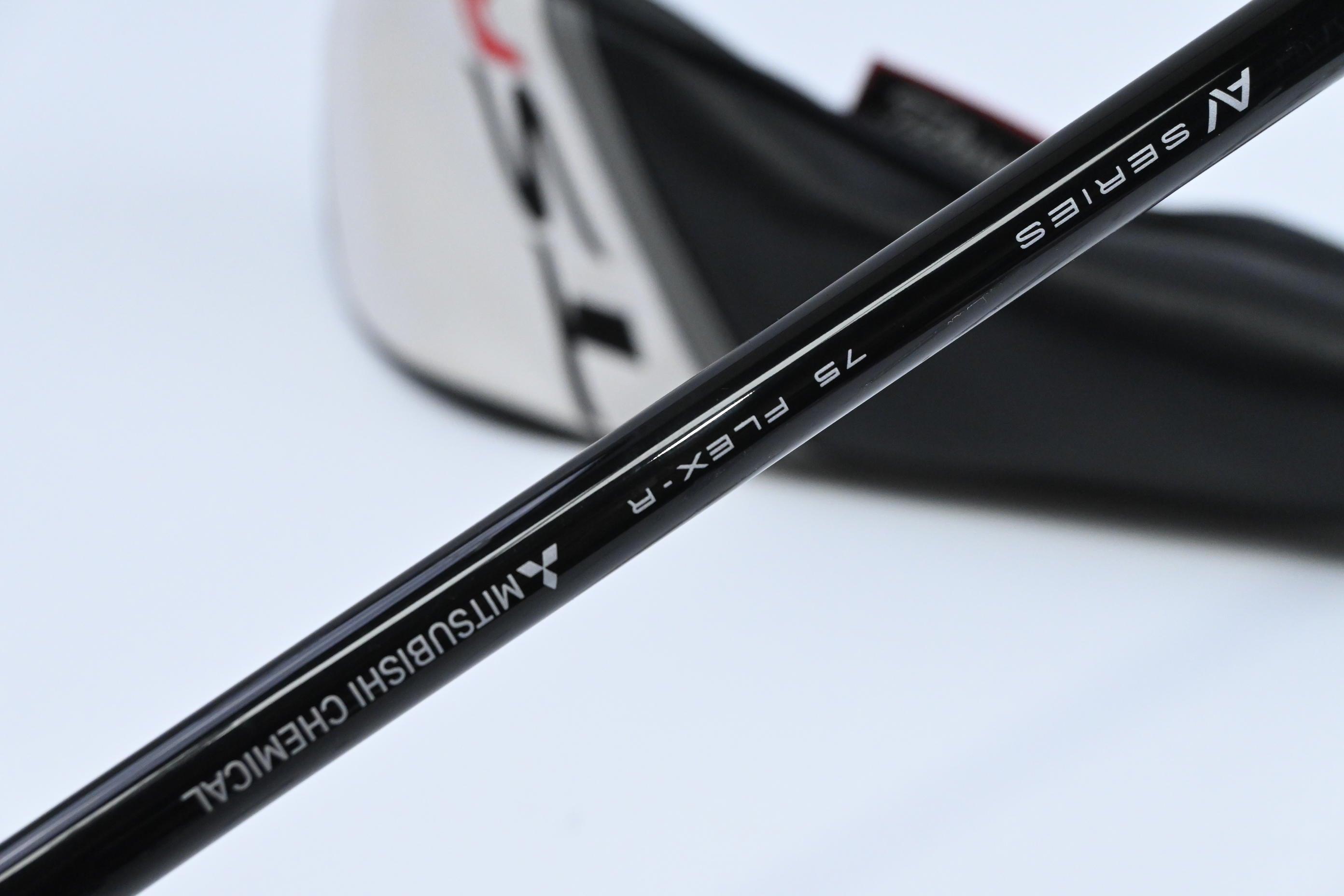 Titleist TSR2 #3 Wood / 15 Degree / Regular Flex Tensei AV Blue 75 Shaft