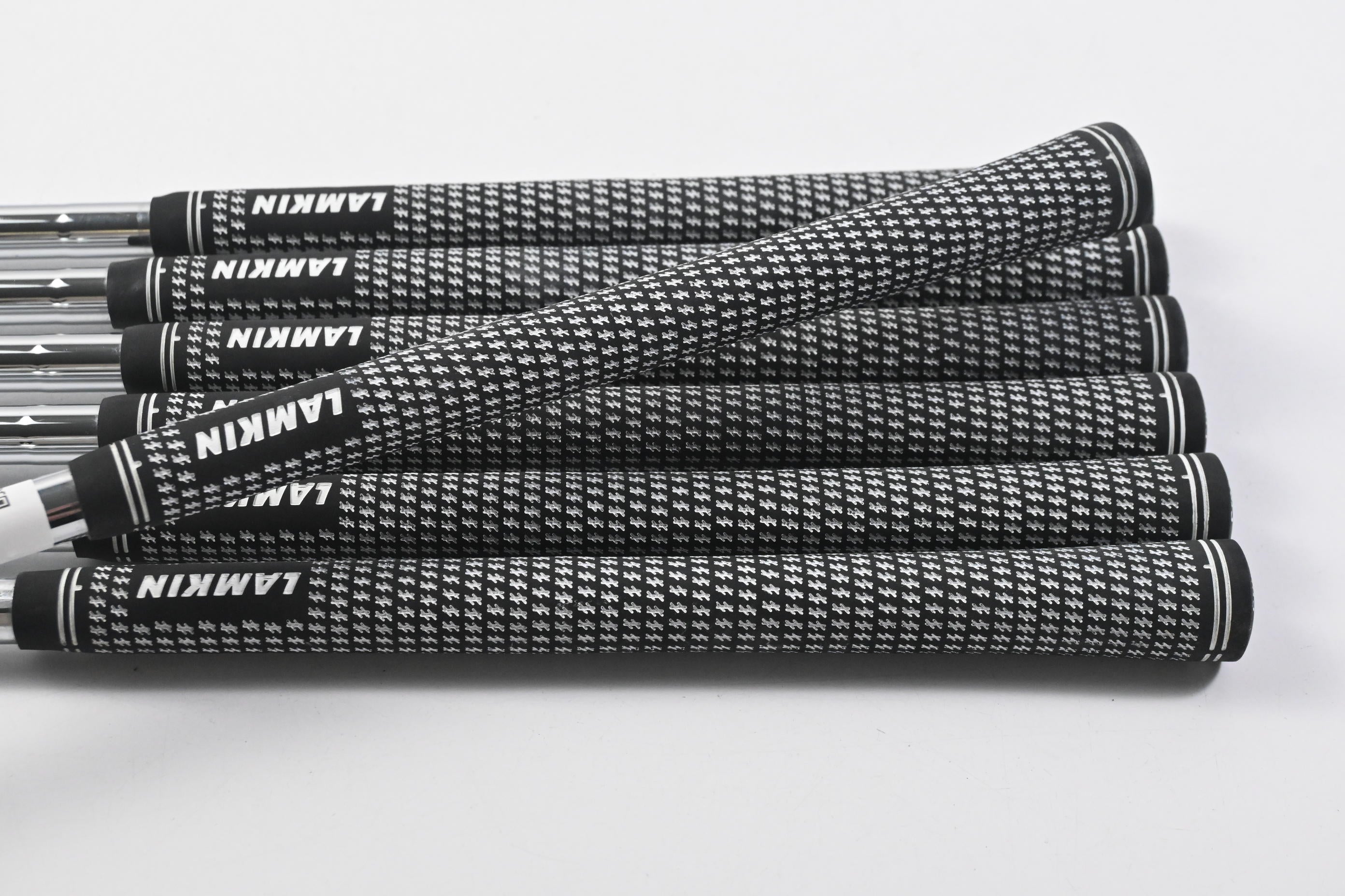 Ping i-Series E1 Irons / 4-PW / Black Dot / Regular Flex Dynamic Gold Shafts