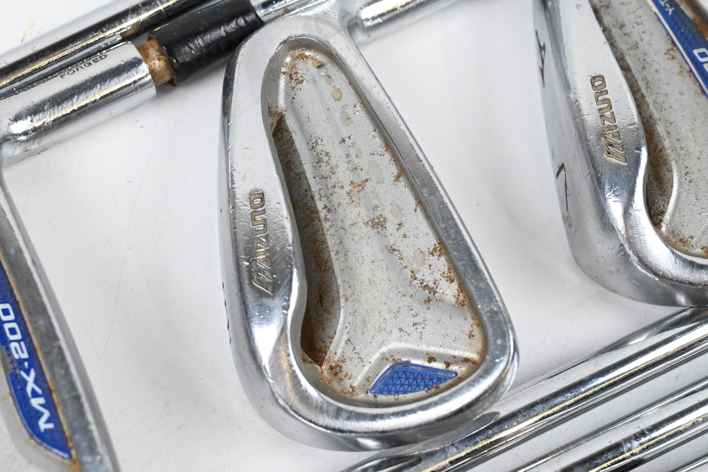 Mizuno MX-200 Irons / 4-PW+SW+LW / Regular Flex Dynalite Gold R300 Steel Shaft