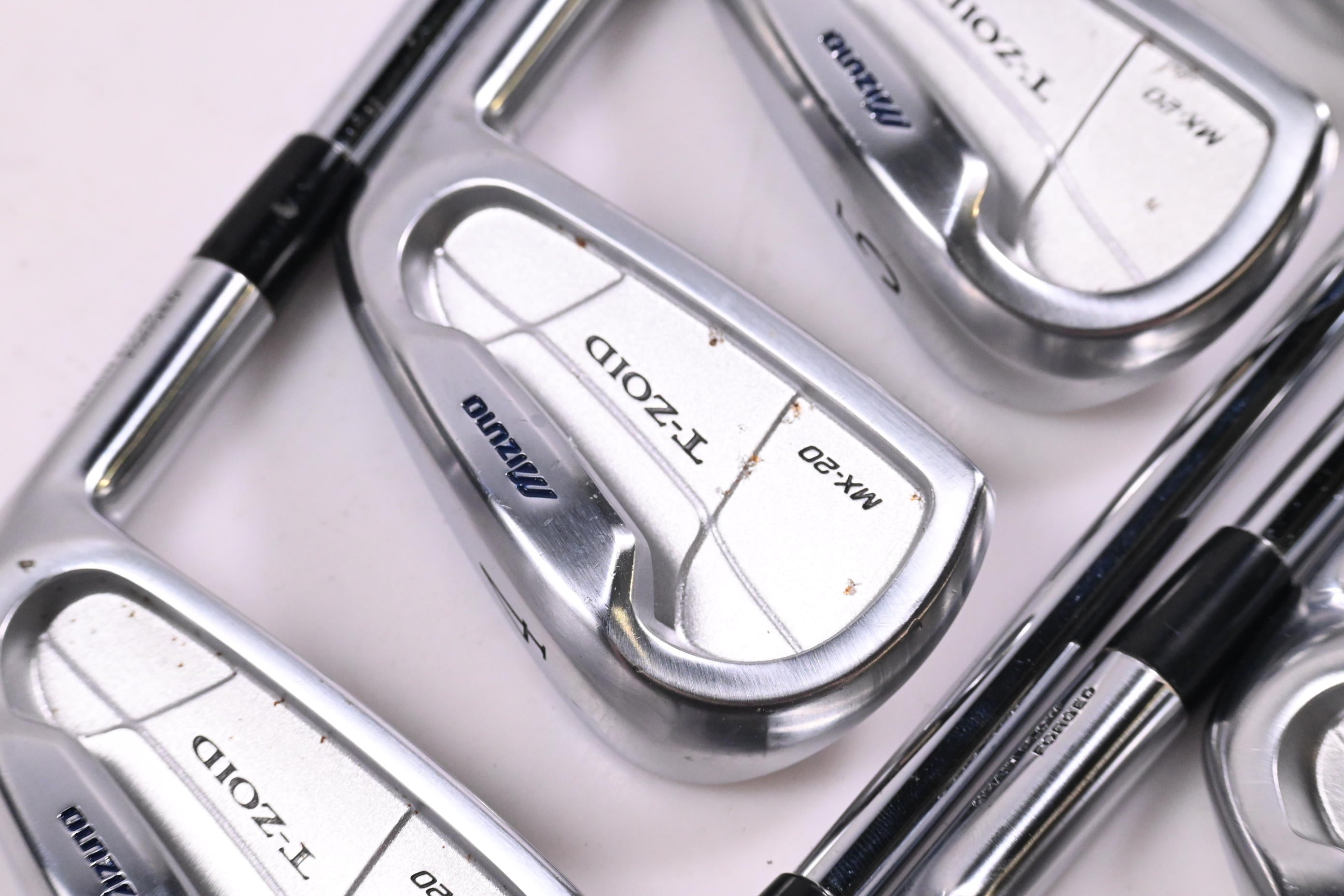 Mizuno MX-20 Irons / 3-PW+GW / Regular Flex Dynamic Gold Lite R300 Shafts