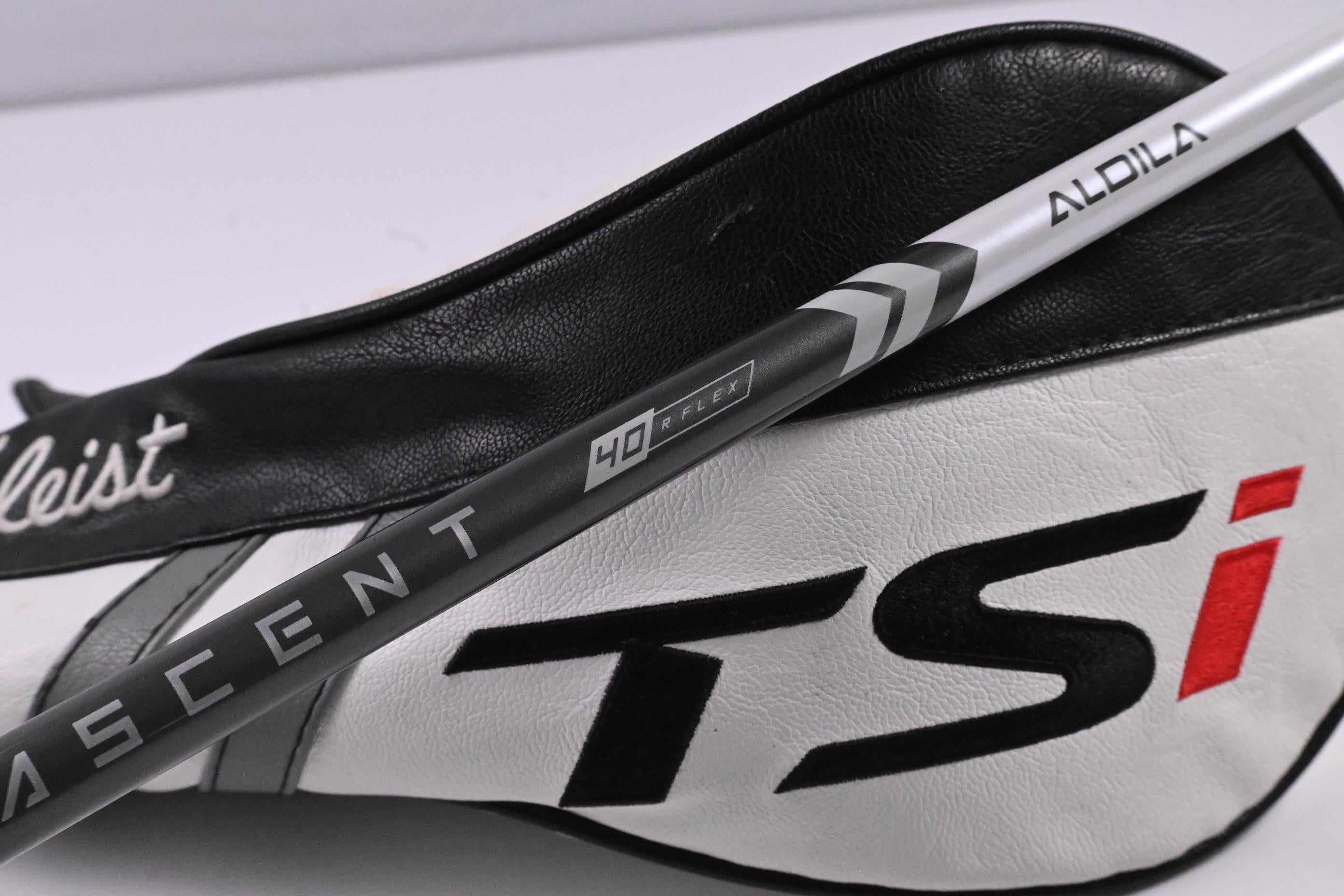 Titleist TSi1 Driver / 9 Degree / Regular Flex Aldila Ascent UL 40 Shaft