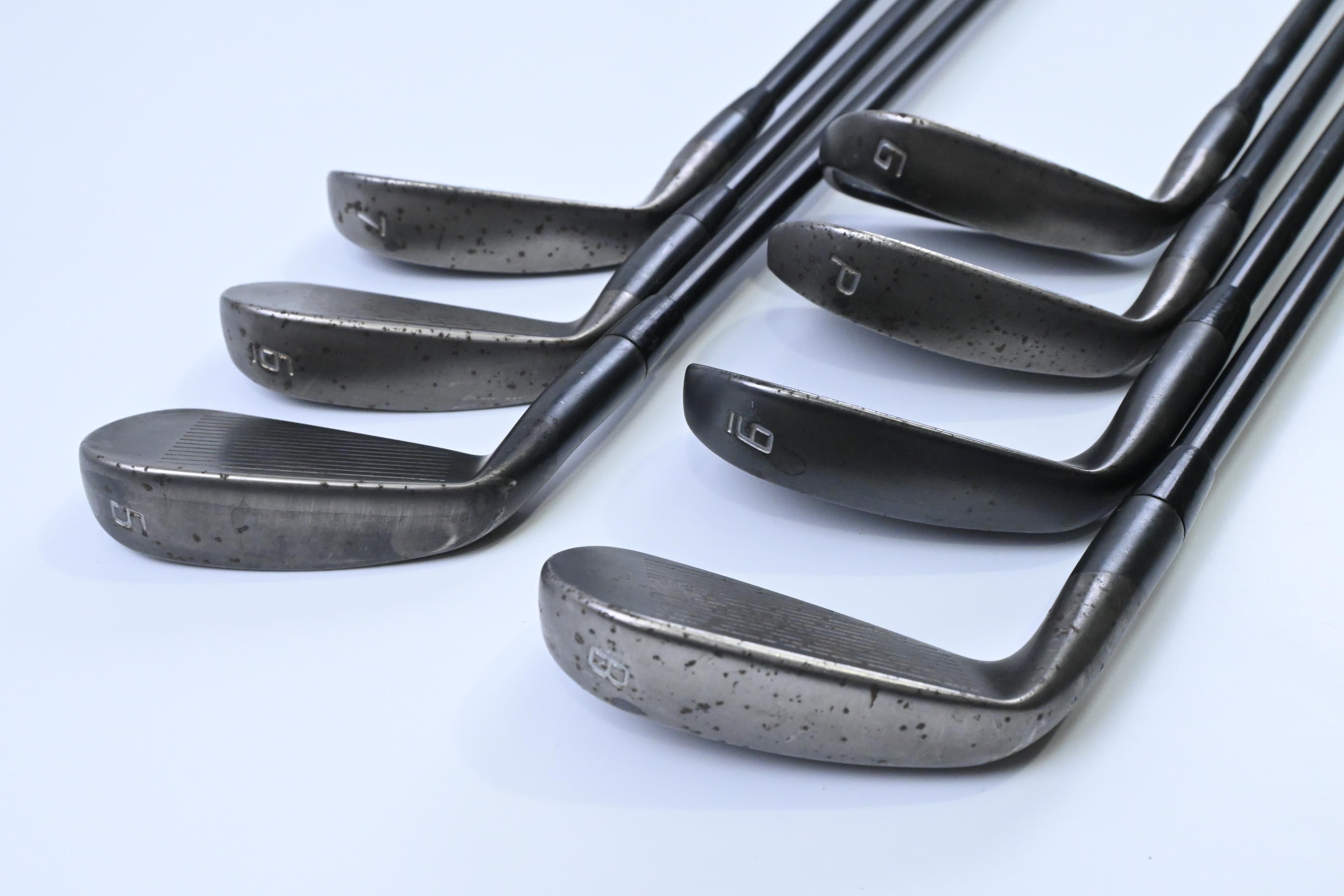 Cobra King Forged Tec Black Irons / 5-PW+GW / Regular Flex AMT Tour White R300
