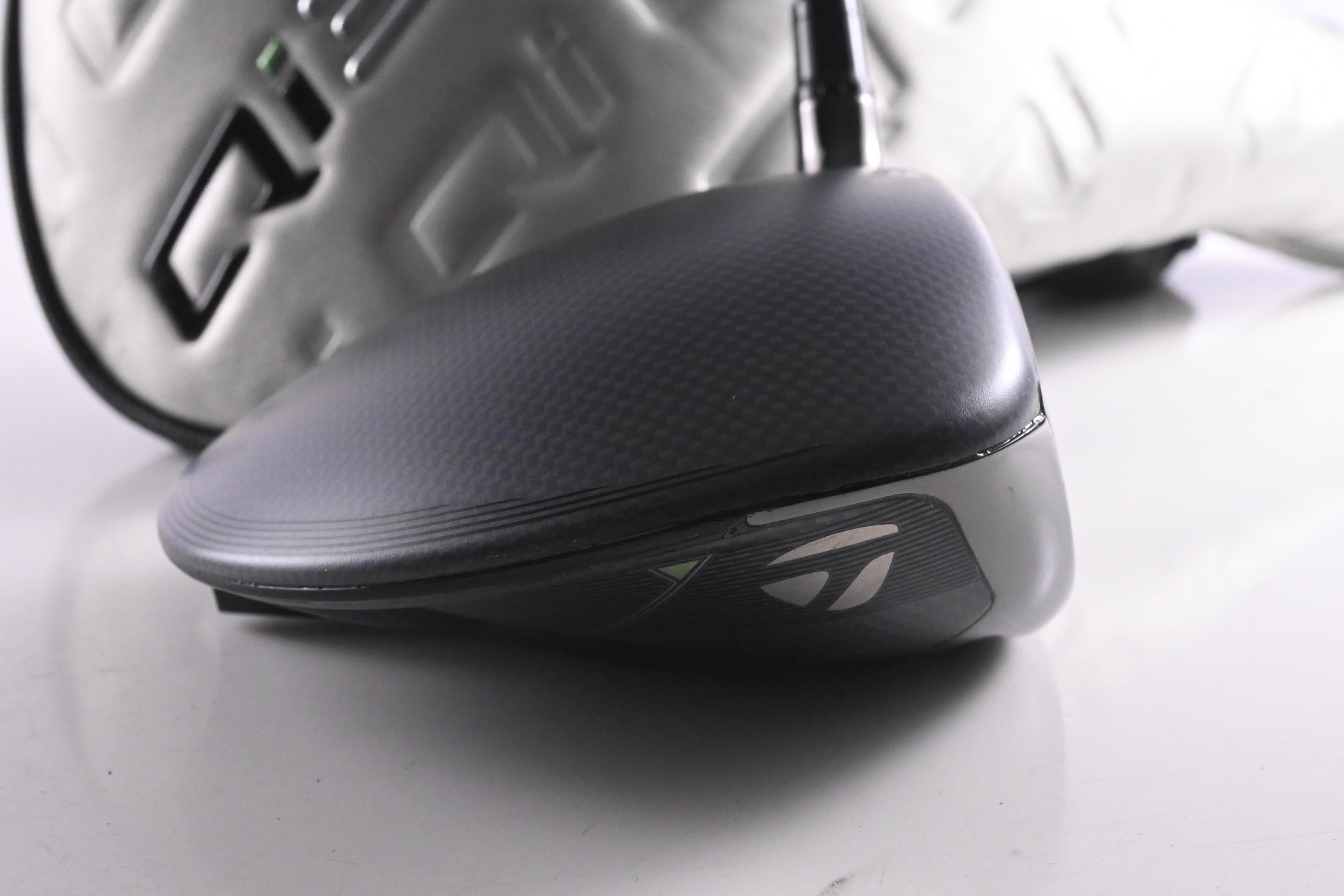 Taylormade Qi35 Driver / 10.5 Degree / Regular Flex Ventus Blue 5 Shaft