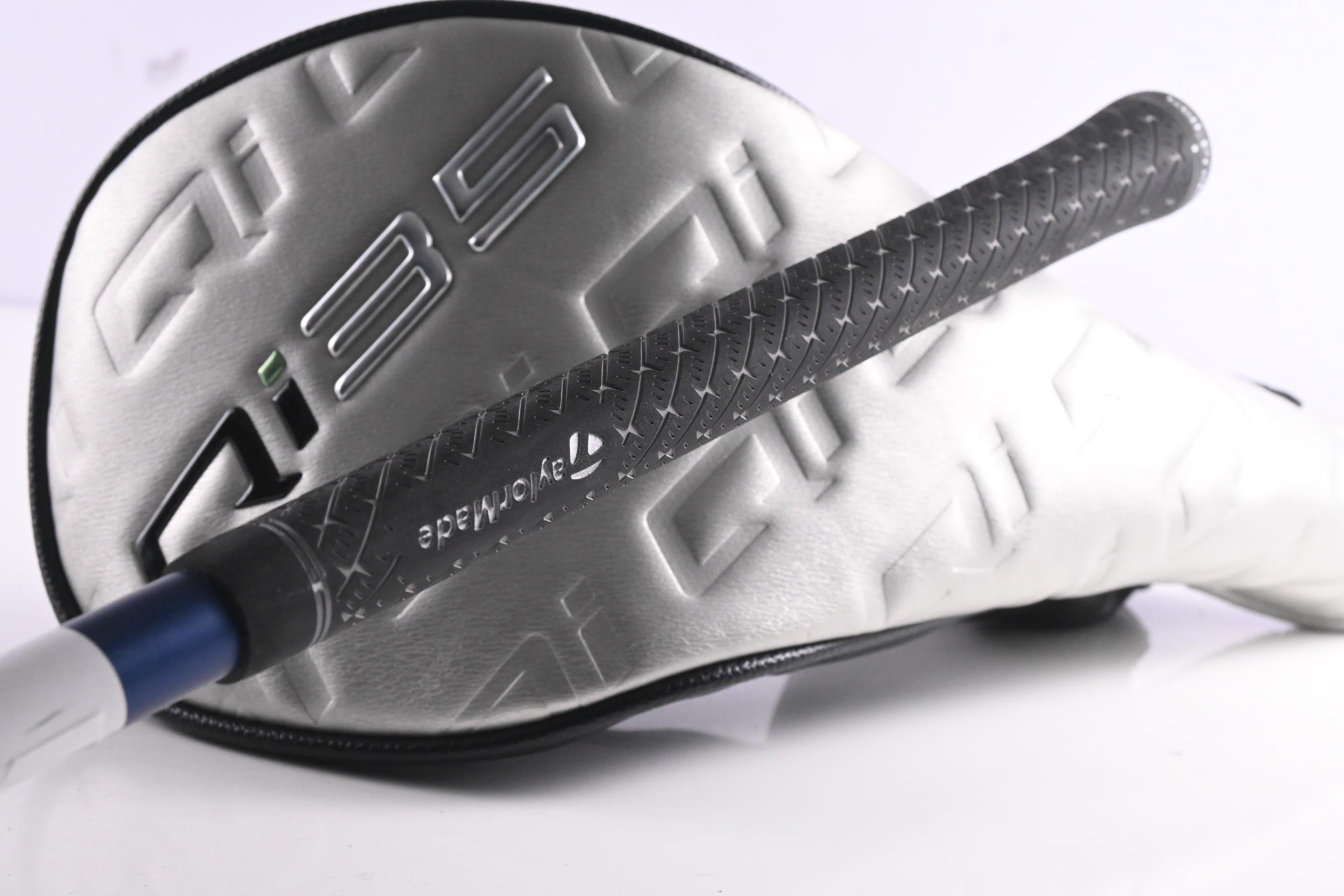 Taylormade Qi35 Driver / 10.5 Degree / Regular Flex Ventus Blue 5 Shaft