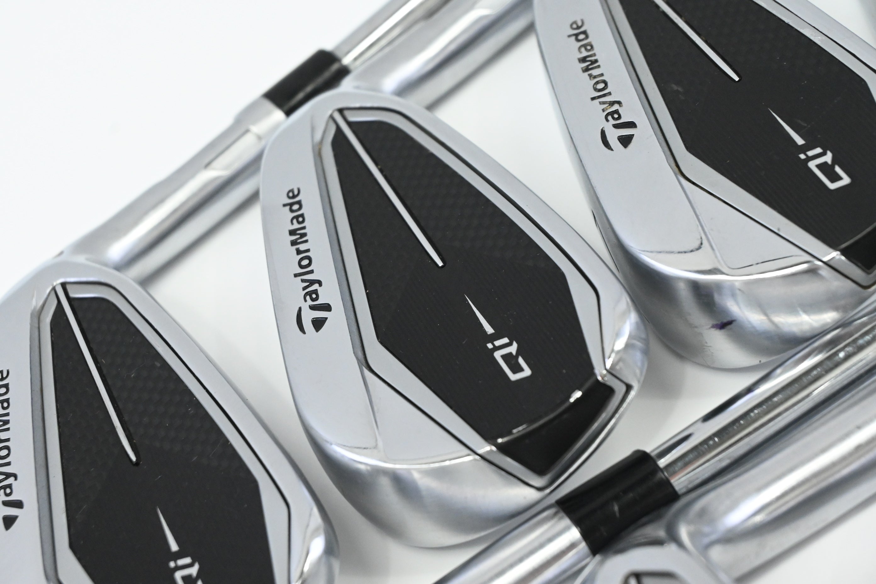 Taylormade Qi Irons / 5-PW+GW+SW / Regular Flex KBS Max MT 85 Shaft