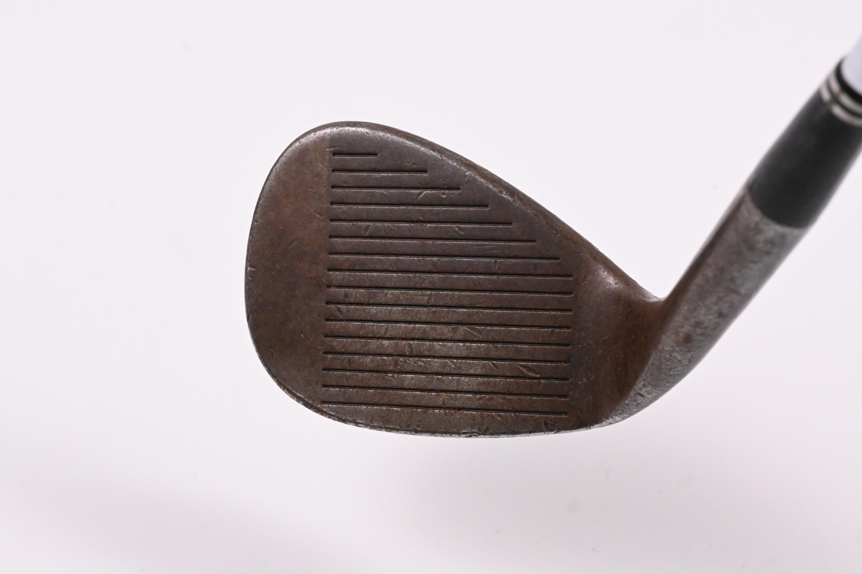 Cleveland Reg 588 RTG Sand Wedge / 54 Degree / Stiff Flex Dynamic Gold Shaft