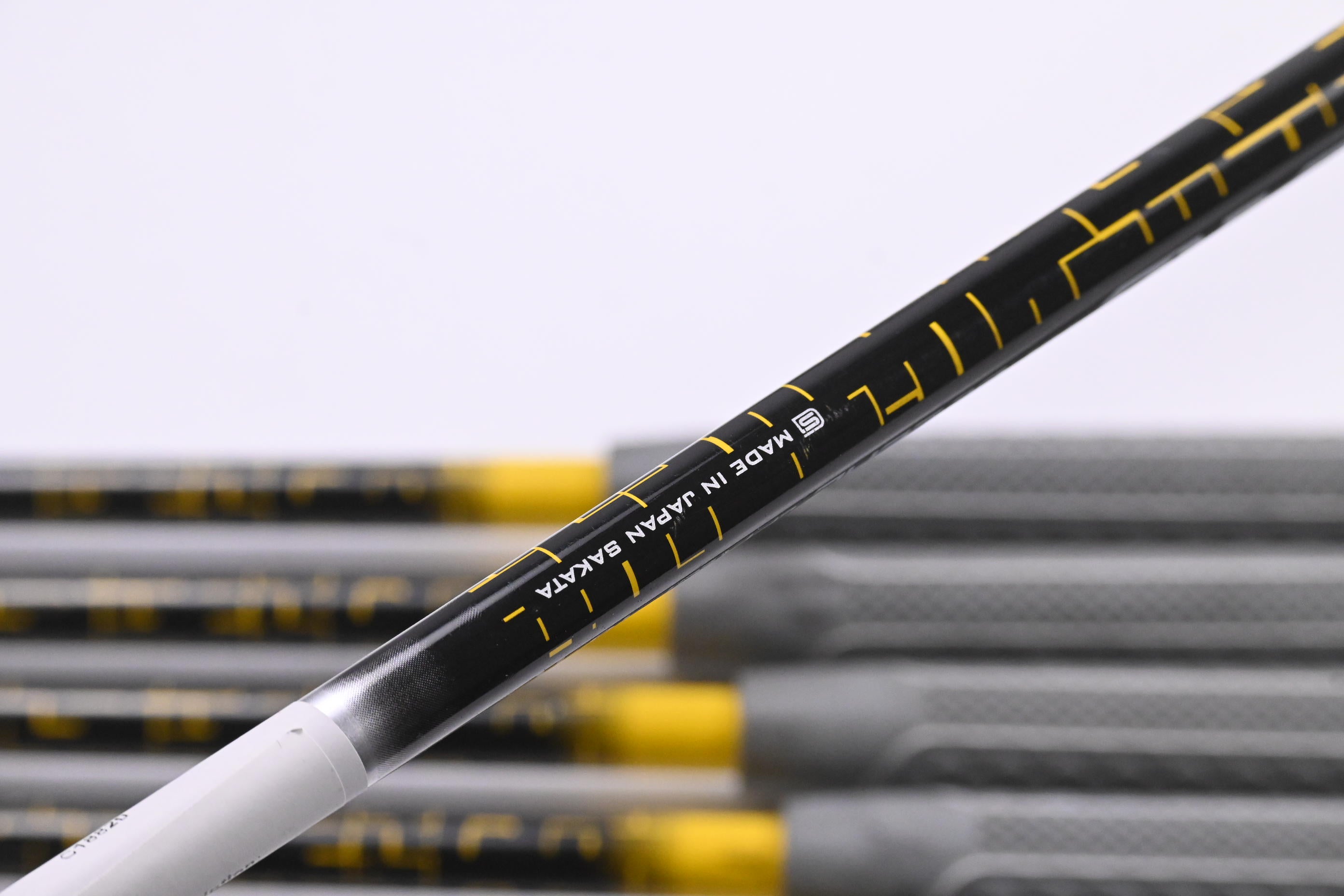 Honma Bezeal 525 Irons / 6-PW+GW / Regular Flex Honma Vizard 48 Shafts