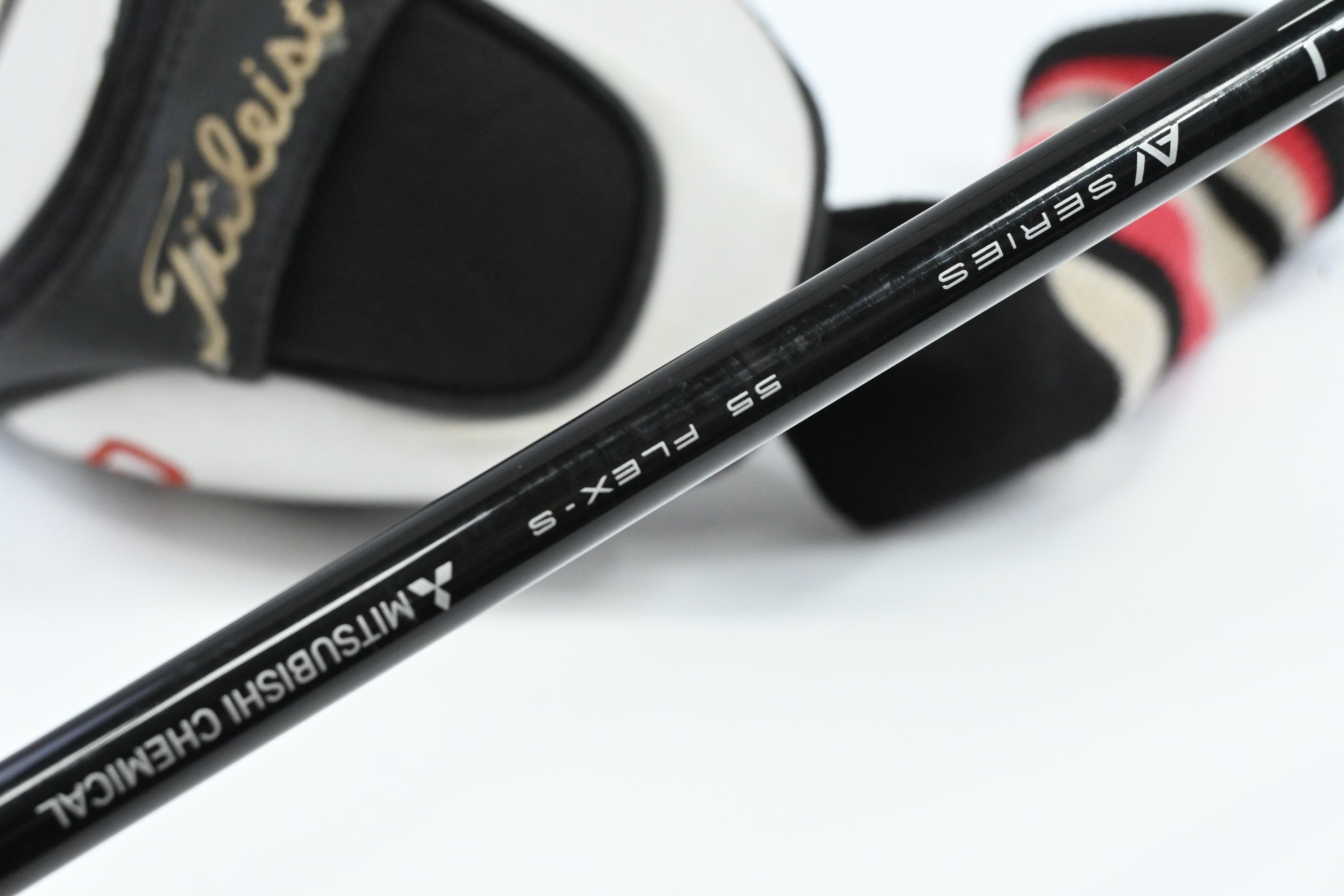 Titleist 910 D3 Driver / 10.5 Degree / Stiff Flex Tensei AV Blue 55 Shaft