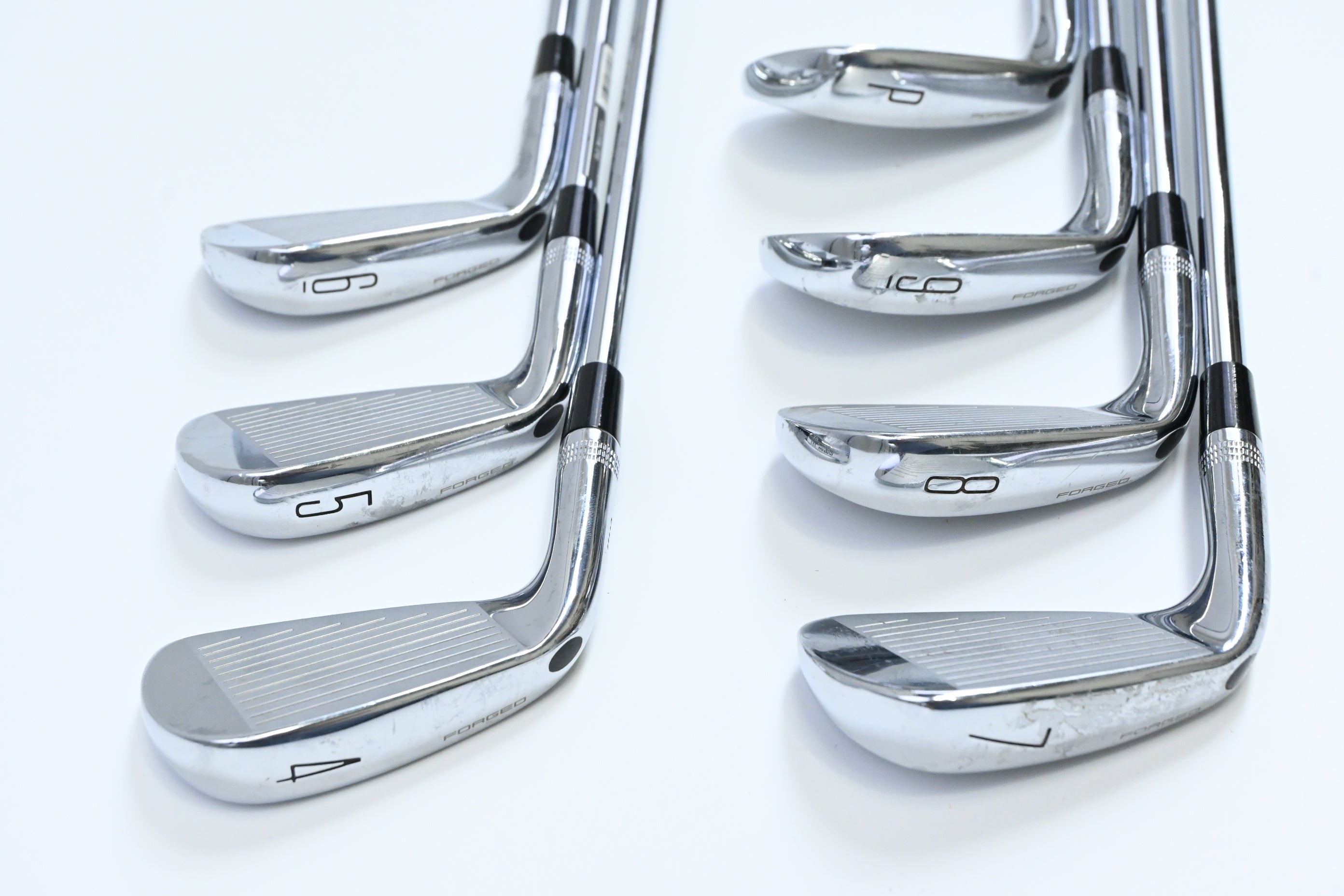 Wilson Staff Model 2024 CB Irons / 4-PW / Regular Flex Dynamic Gold R300 Mid 115