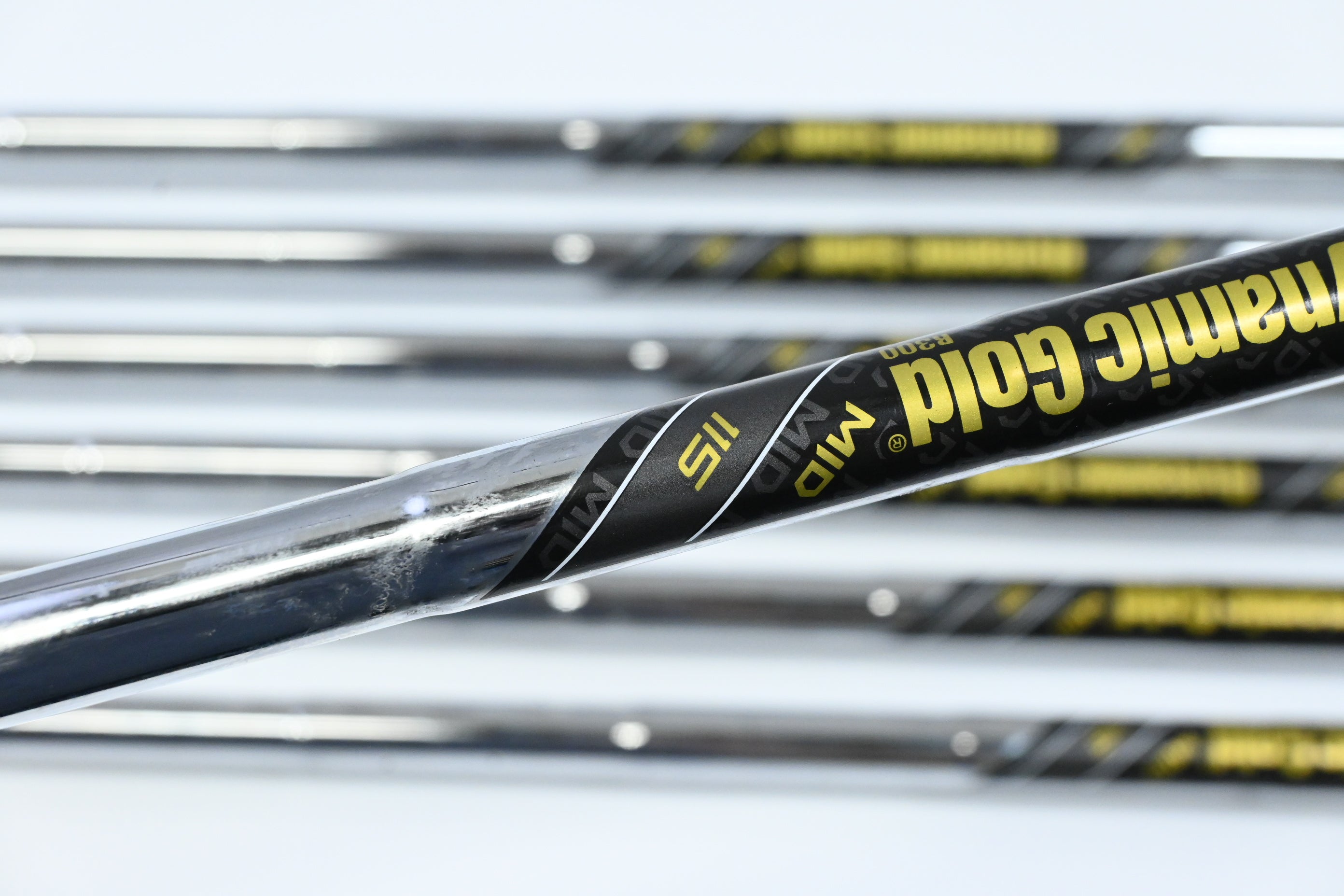 Wilson Staff Model 2024 CB Irons / 4-PW / Regular Flex Dynamic Gold R300 Mid 115
