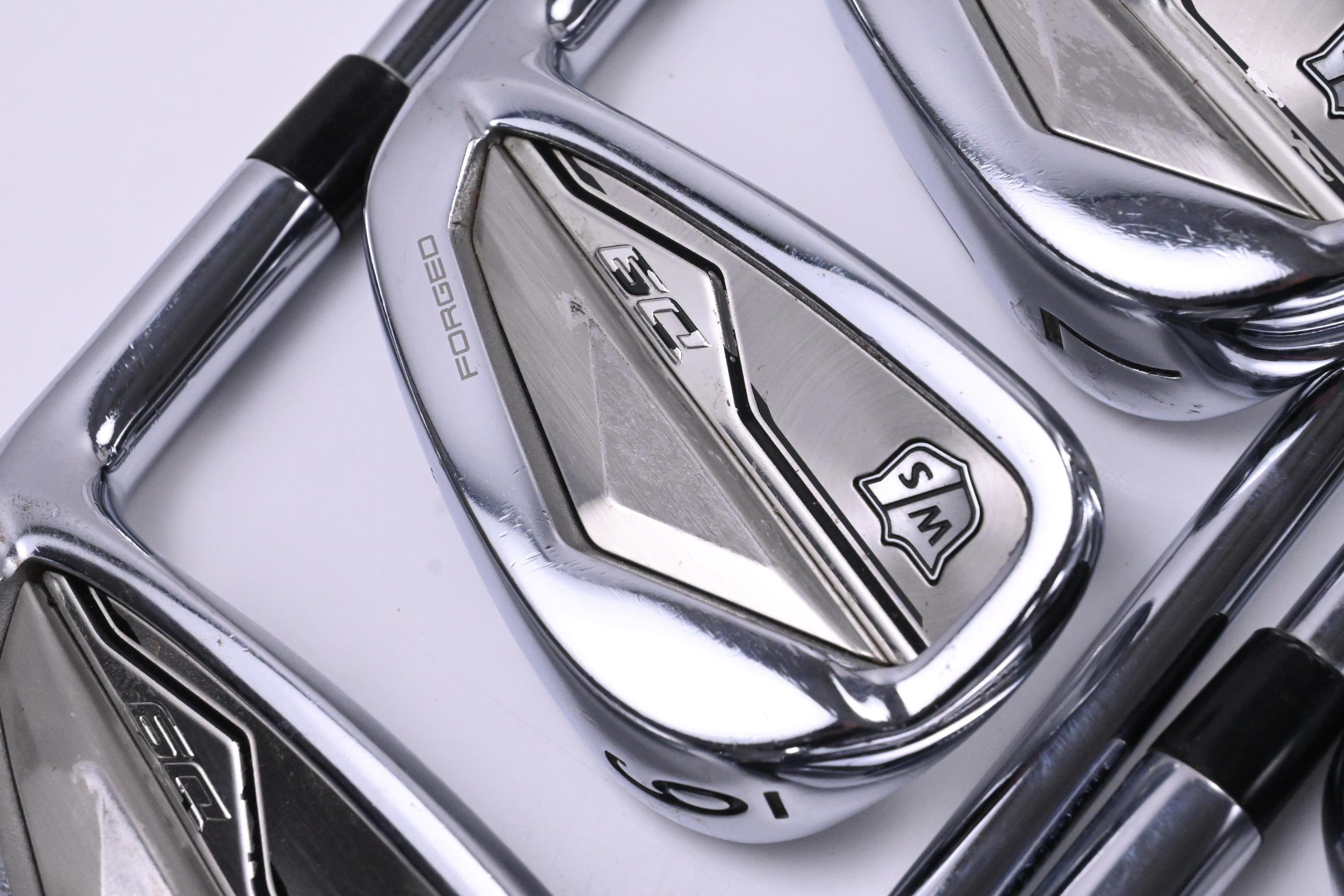 Wilson D9 Forged Irons / 5-PW+GW / Regular Flex KBS MAX Ultralite Shafts