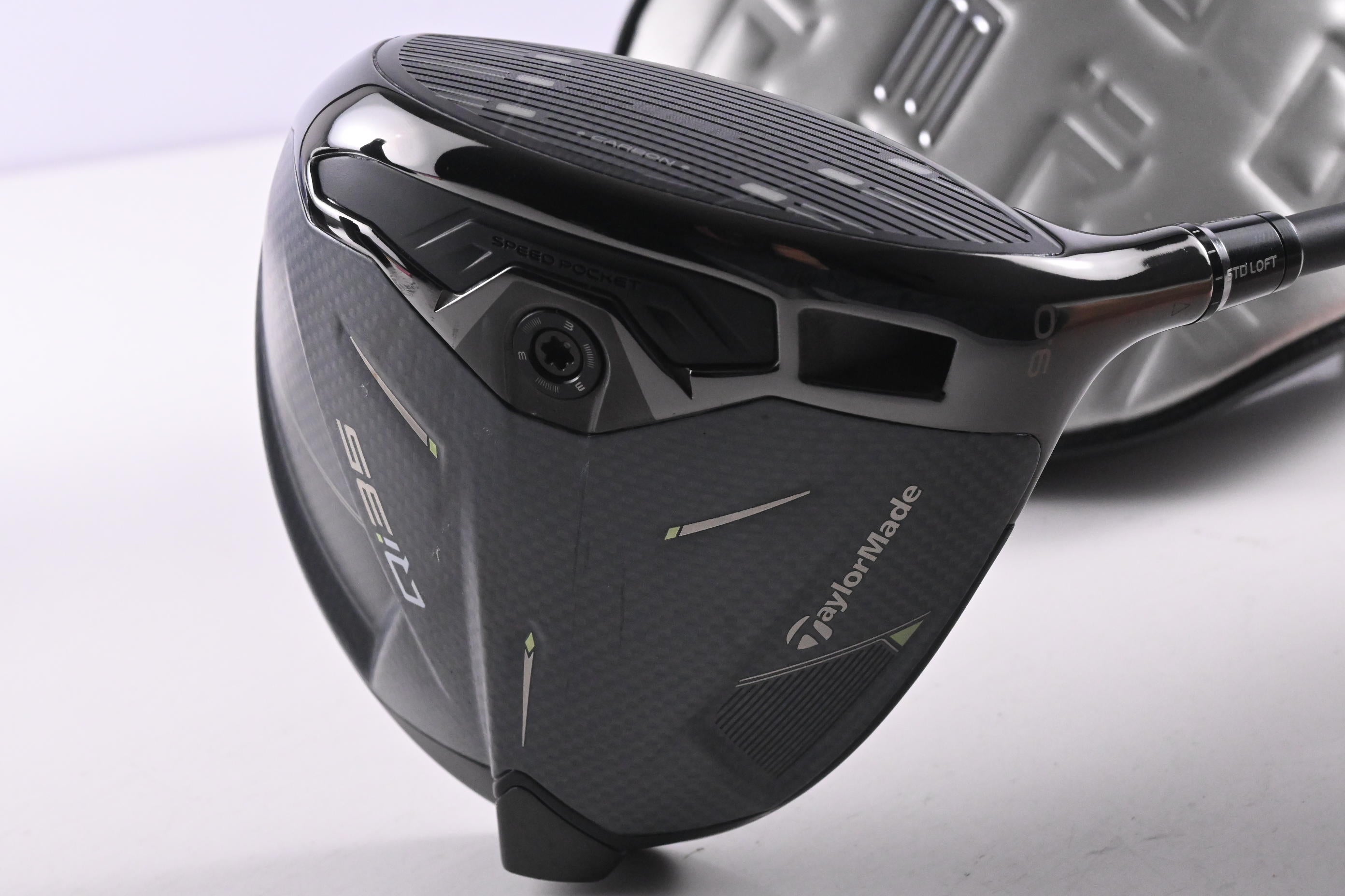 Taylormade Qi35 Driver / 9 Degree / Regular Flex Vanquish 5 Shaft