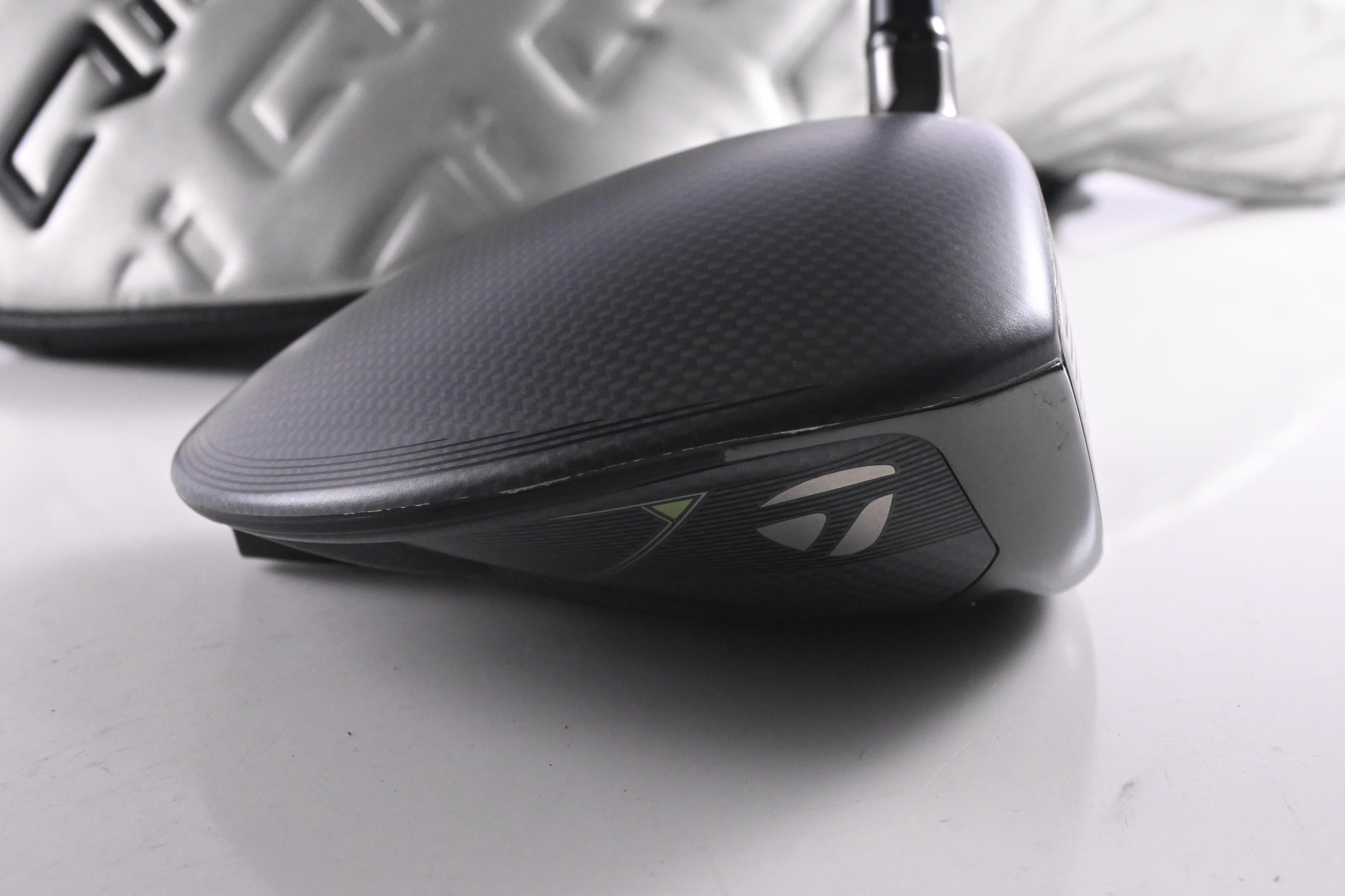 Taylormade Qi35 Driver / 9 Degree / Regular Flex Vanquish 5 Shaft