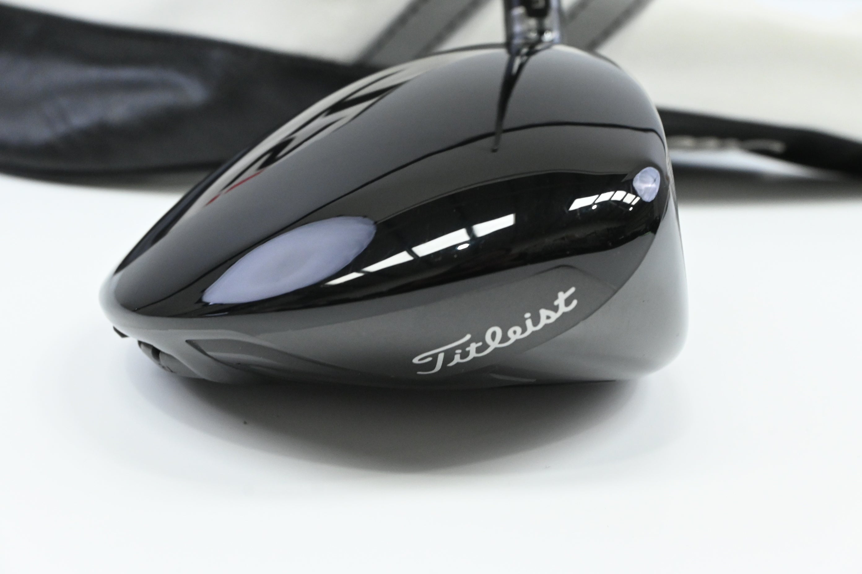 Titleist TSi3 Driver / 8 Degree / X-Flex Tensei AV Raw White 65 Shaft