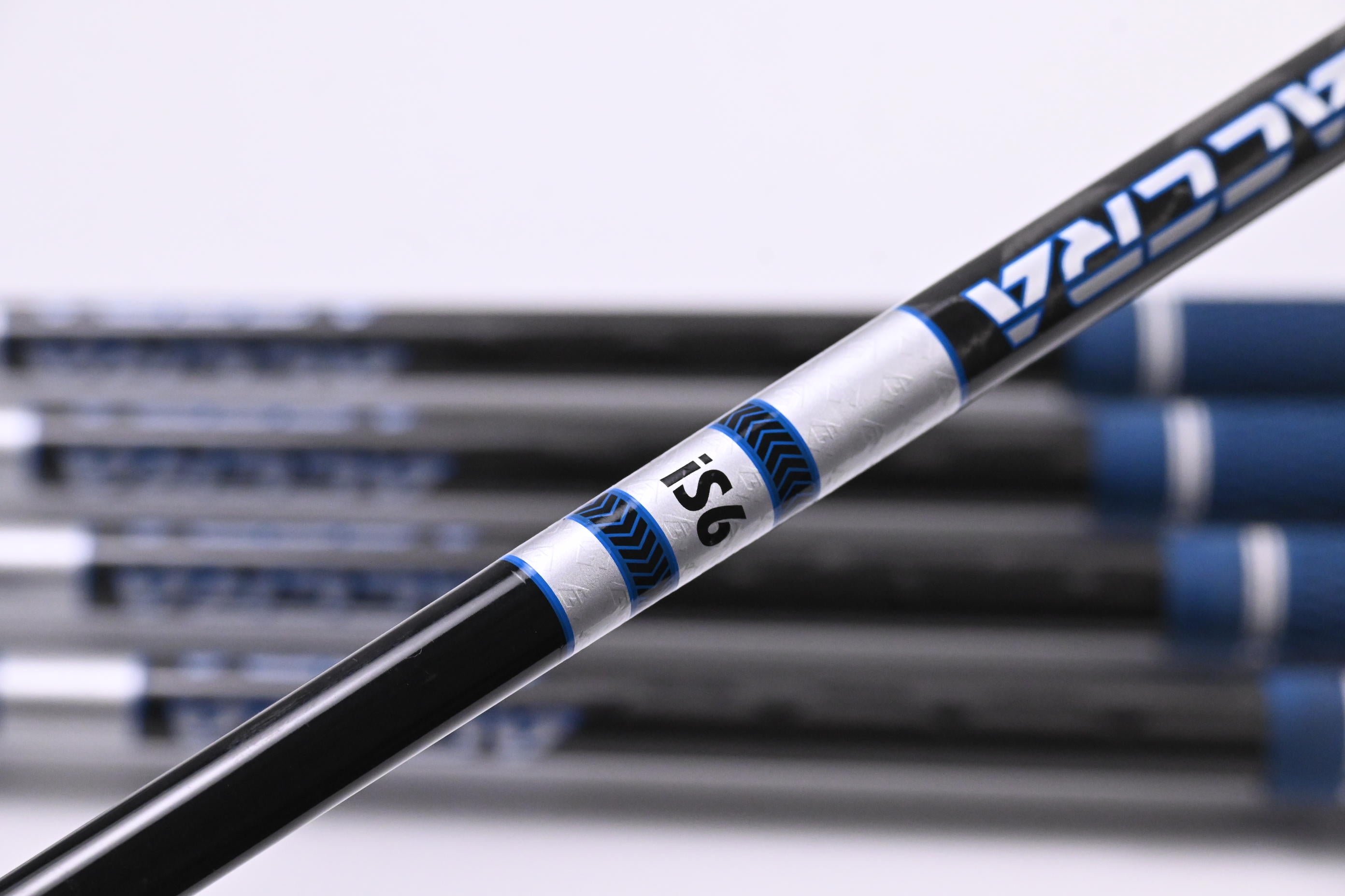 Srixon ZXi4 Irons / 6-PW / Regular Flex Accra iSeries iS6 Shafts