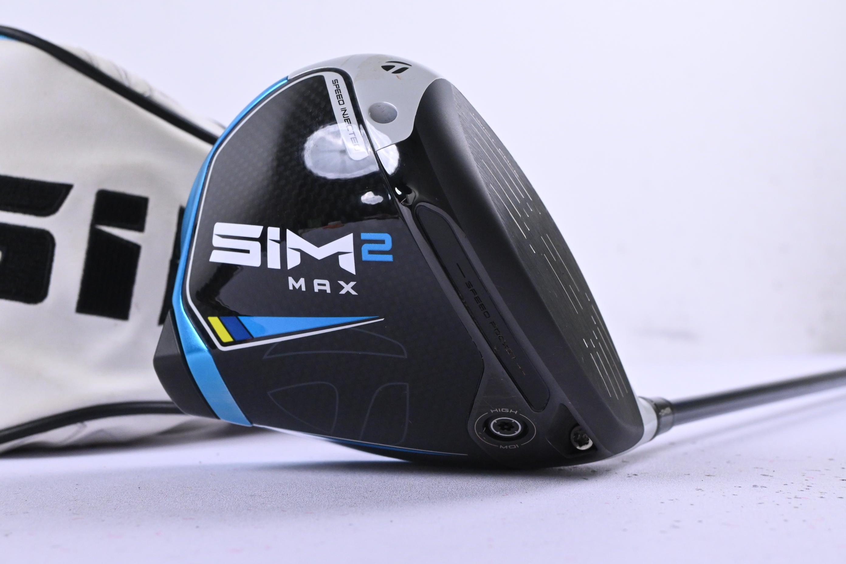 Taylormade SIM2 Max Driver / 10.5 Degree / Regular Flex Fujikura Ventus Blue 5