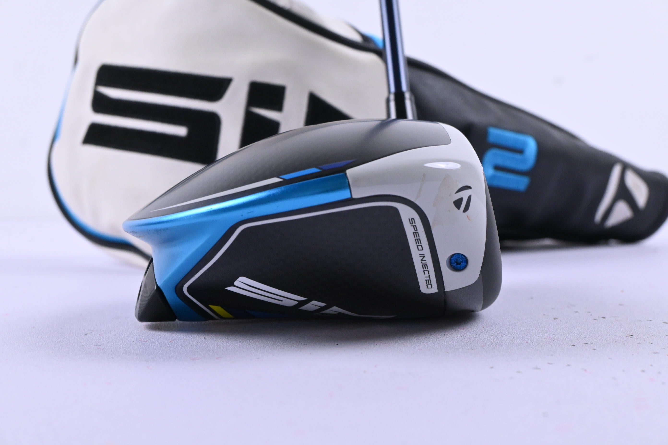 Taylormade SIM2 Max Driver / 10.5 Degree / Regular Flex Fujikura Ventus Blue 5