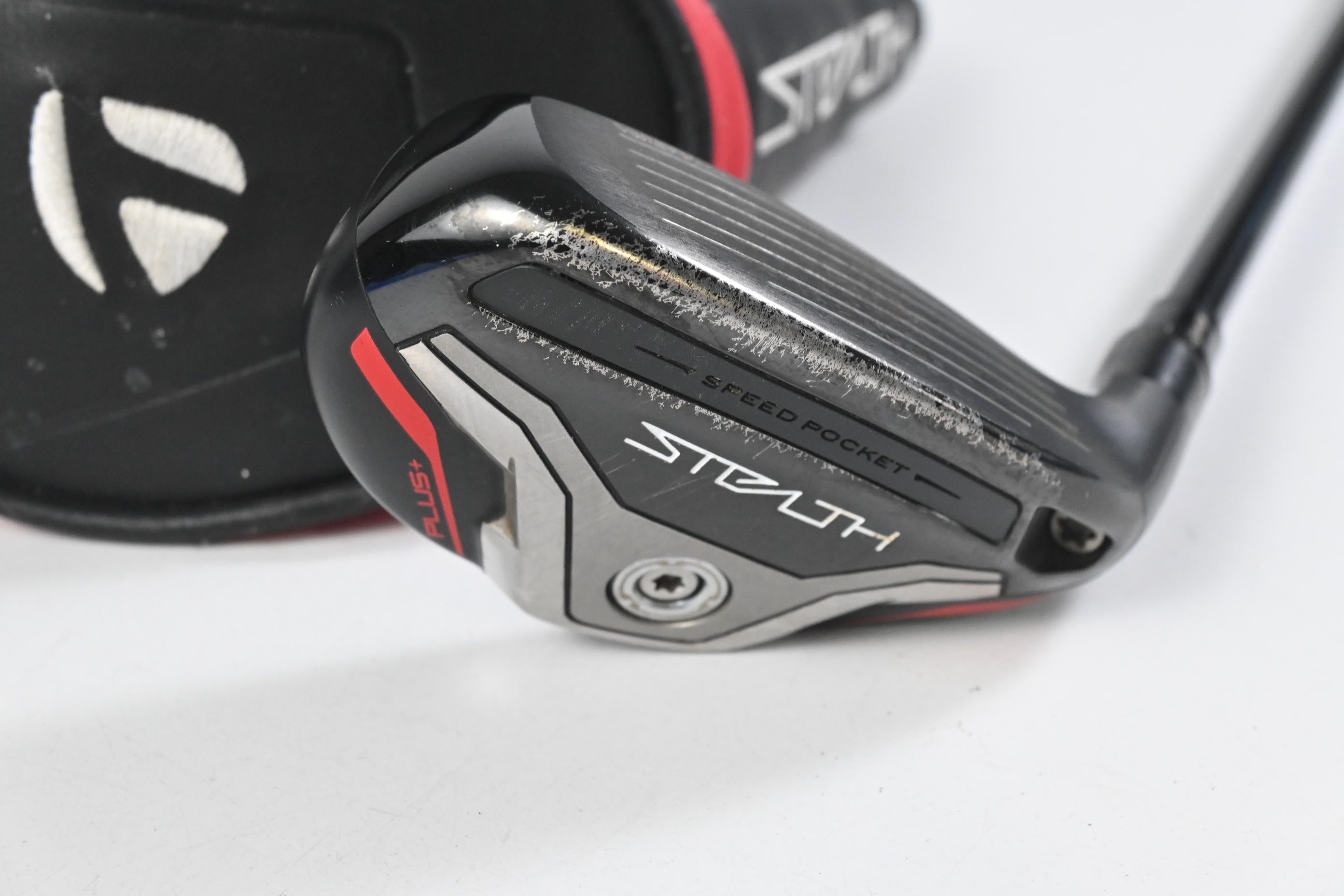 Taylormade Stealth Plus #2 Hybrid / 17 Degree / Regular Flex HZRDUS Smoke Red