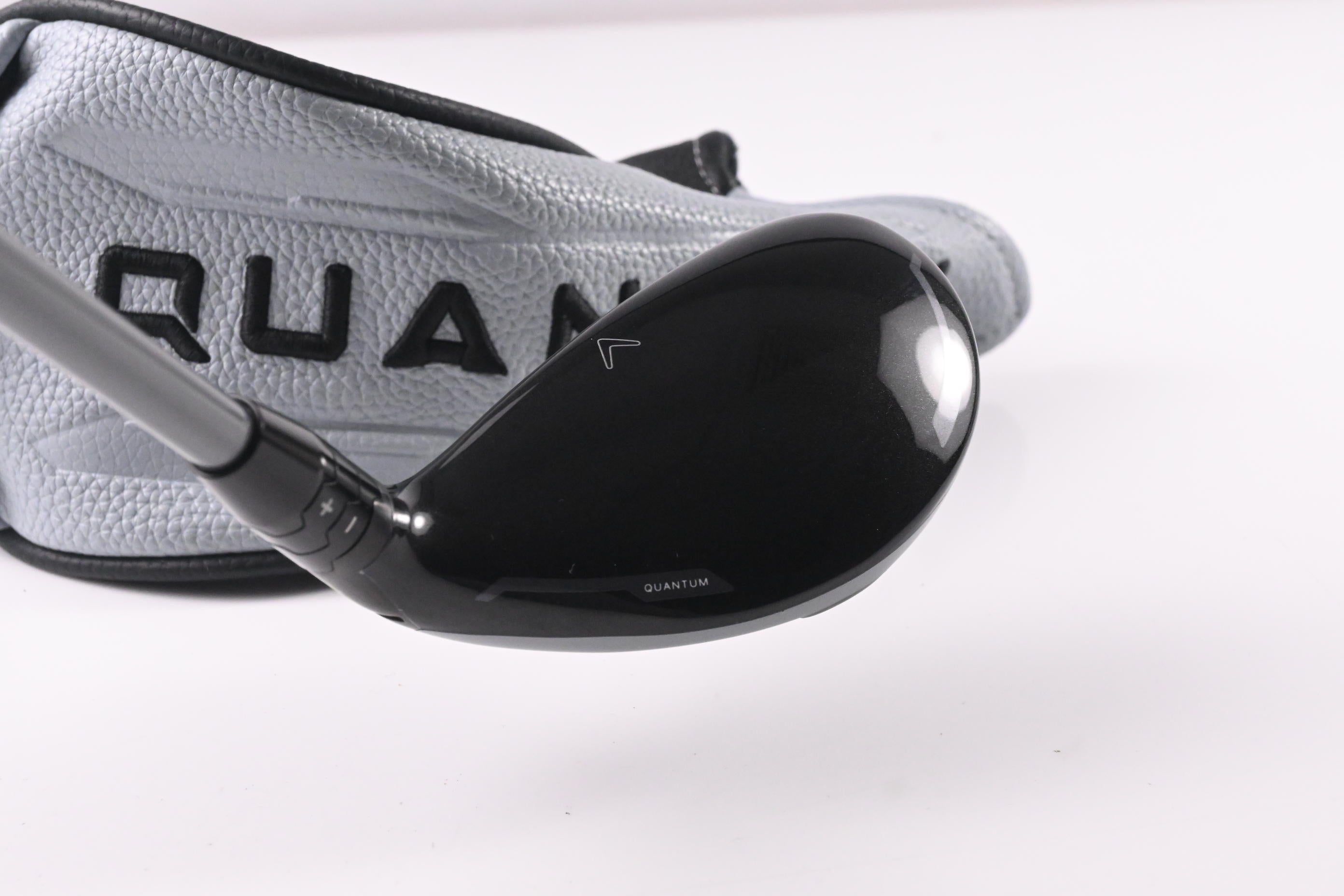 Callaway Quantum Max #4 Hybrid / 21 Degree / Stiff Flex Denali Charcoal 70 Shaft