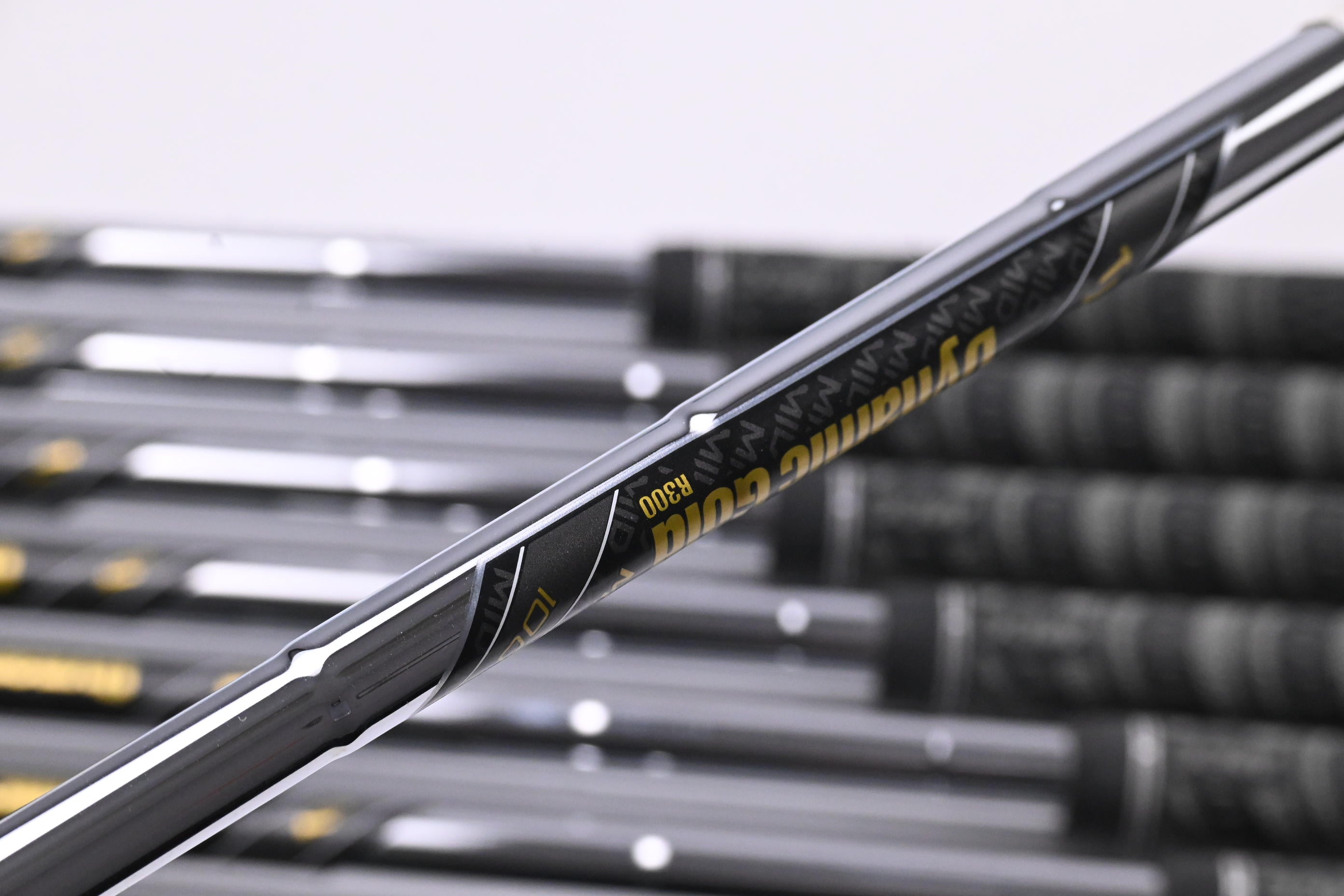 Mizuno Pro 245 Irons / 4-PW / Regular Flex Dynamic Gold Mid 100 R300 Shafts