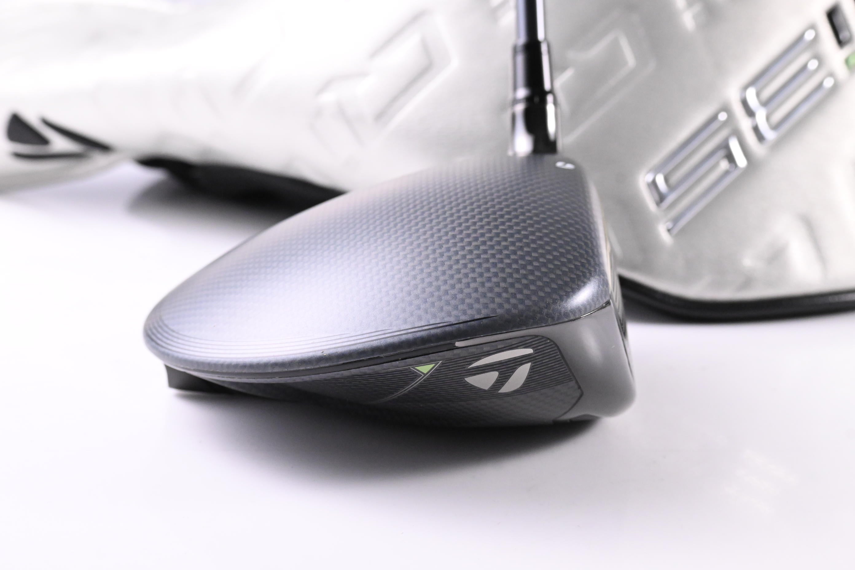 Taylormade Qi35 Driver / 10.5 Degree / Regular Flex Diamana T+ 60 Shaft