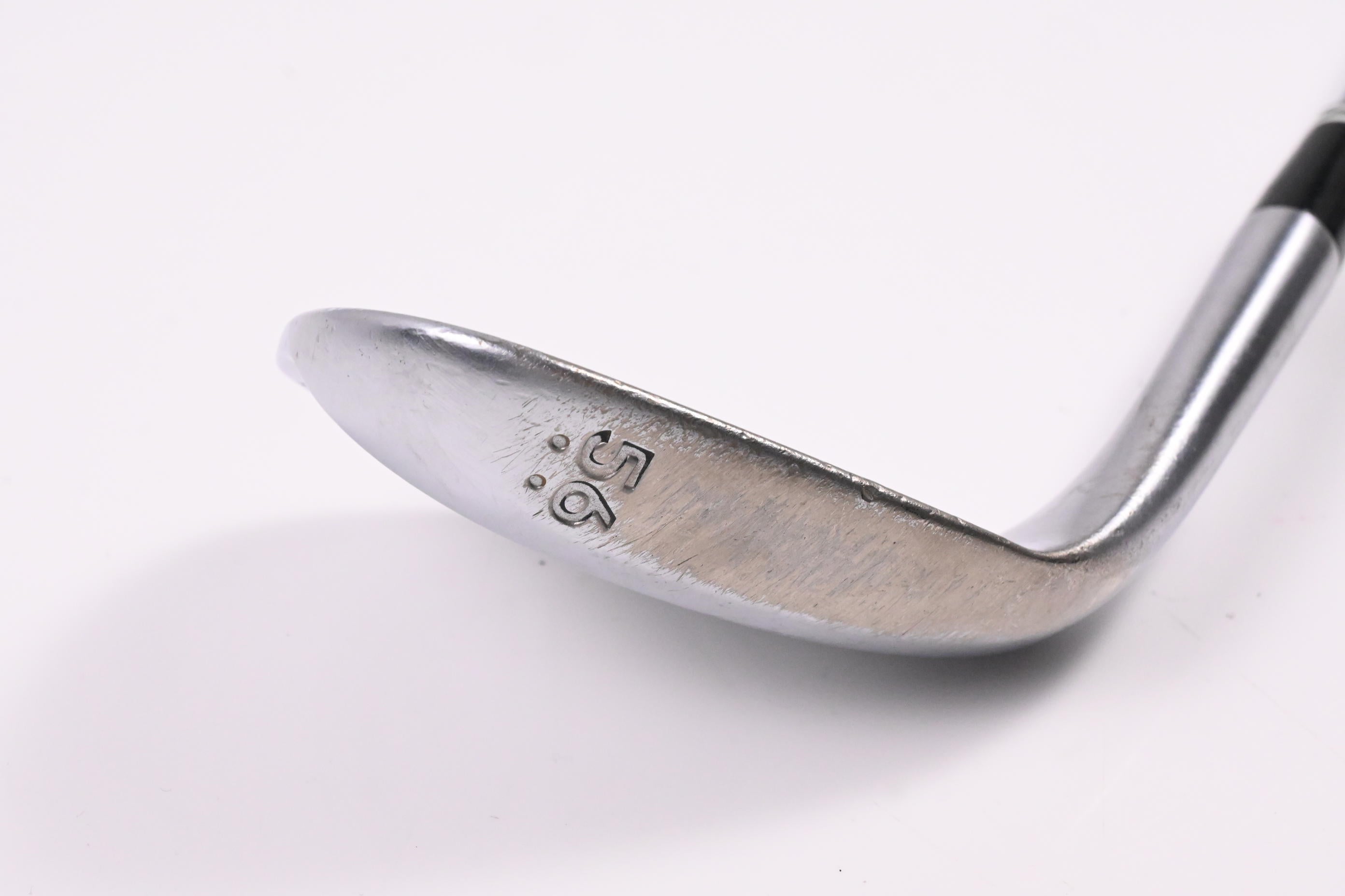 Cleveland 588 RTX 2.0 Sand Wedge / 56 Degree / Stiff Flex Dynamic Gold Shaft