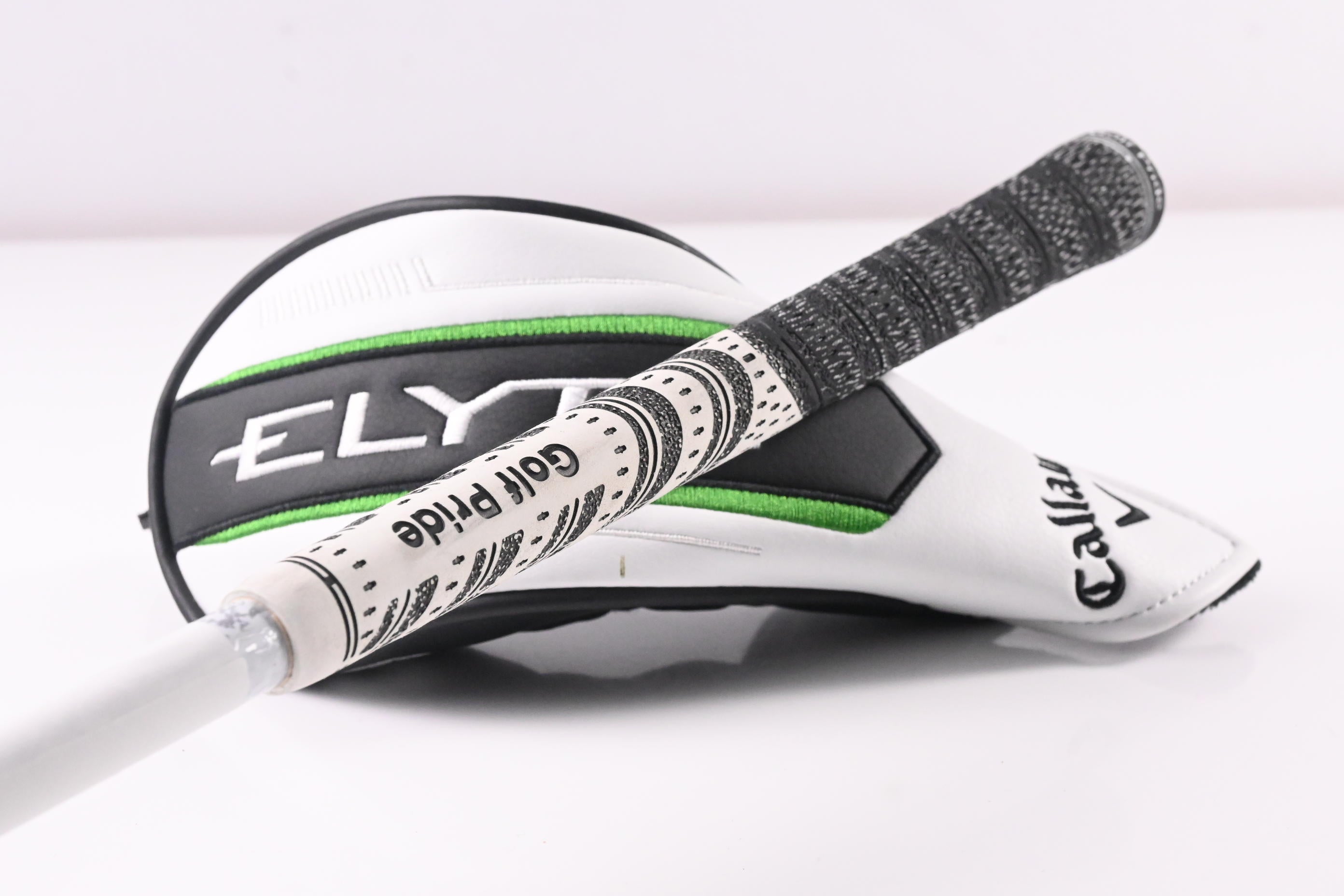 Callaway Elyte X #4 Hybrid / 21 Degree / Regular Flex Denali Charcoal 60 Shaft