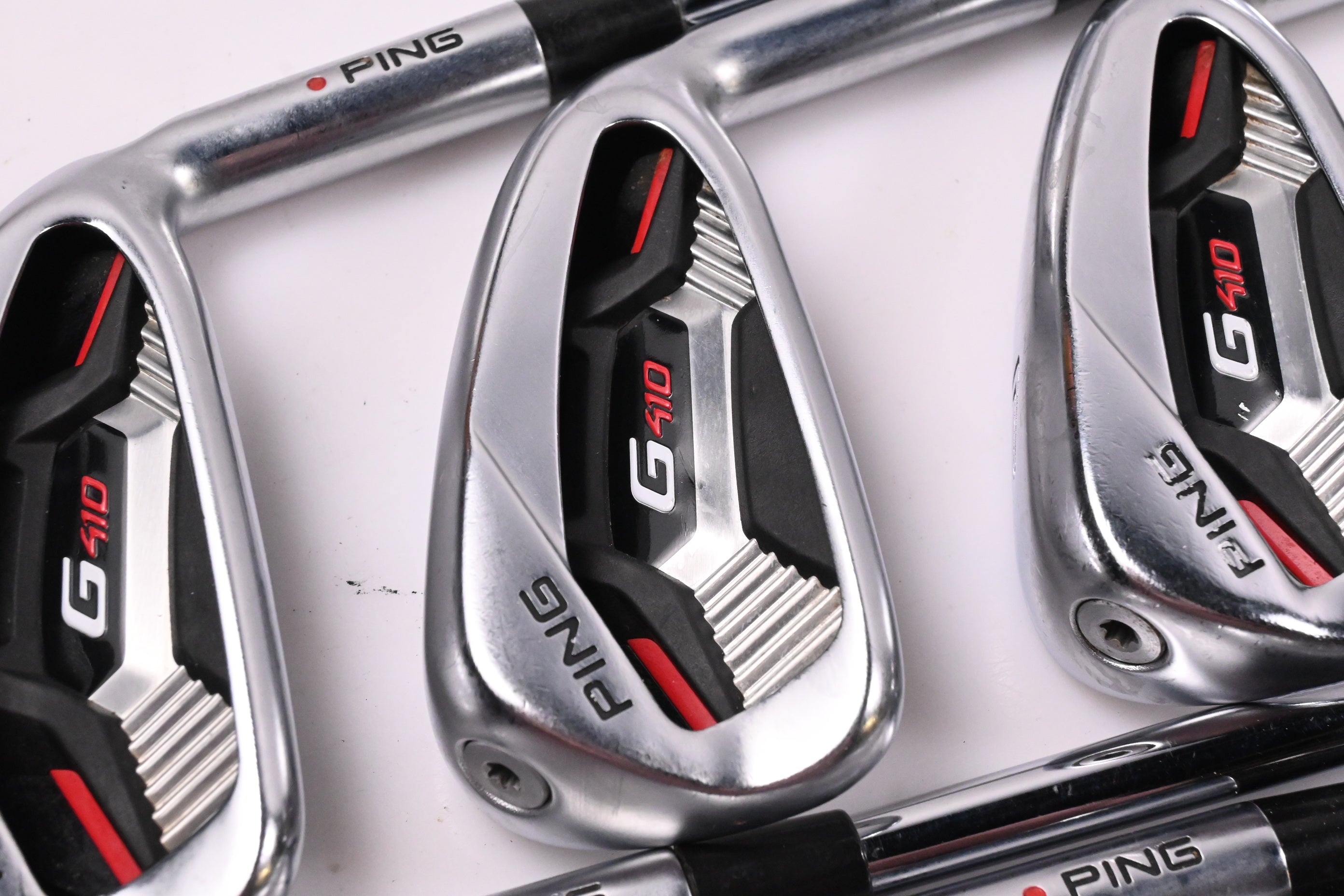 Ping G410 Irons / 5-PW+GW / Red Dot / Regular Flex Dynamic Gold 105 R300 Shafts