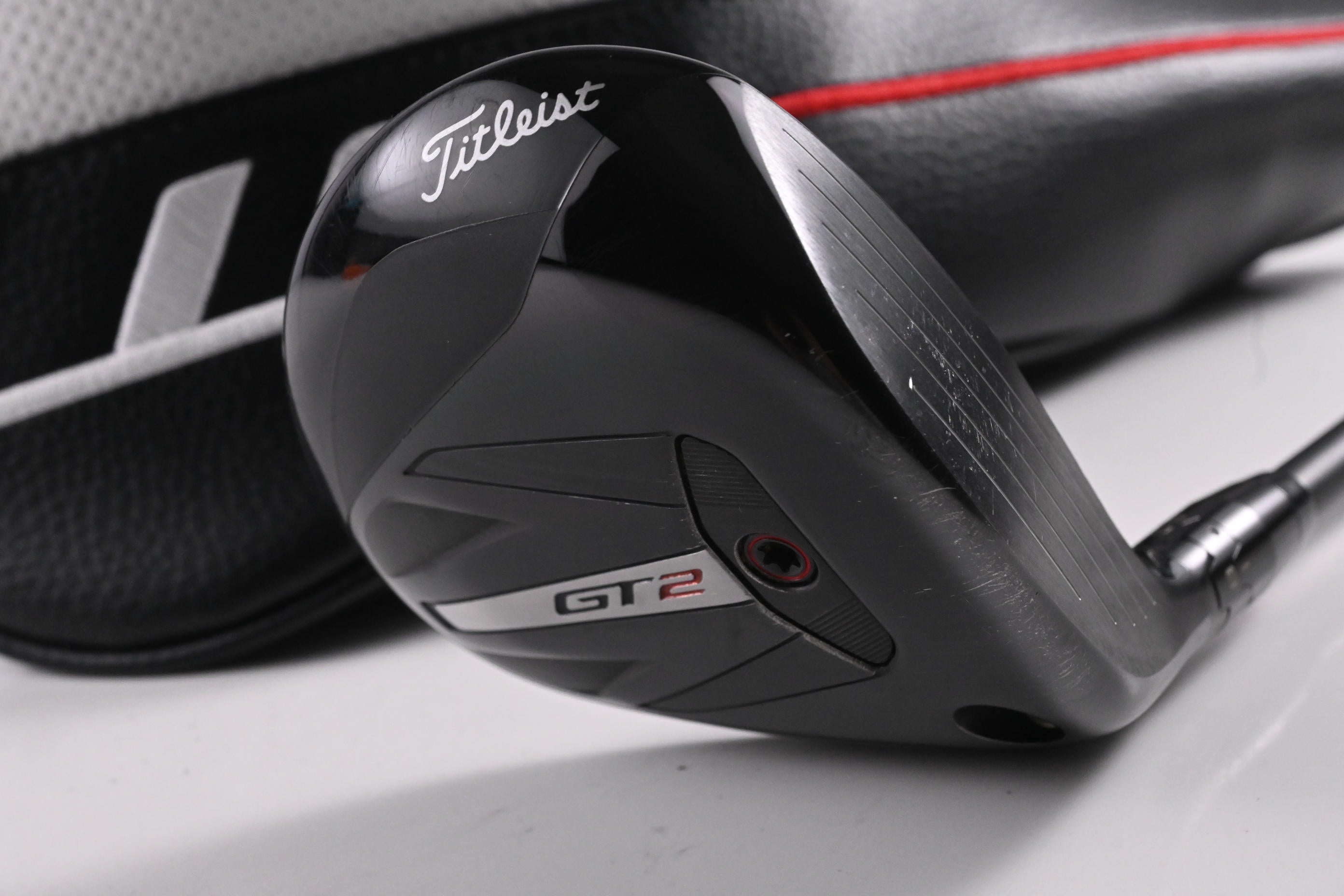 Titleist GT2 #5 Wood / 18 Degree / Regular Flex HZRDUS CB Red 60 Shaft