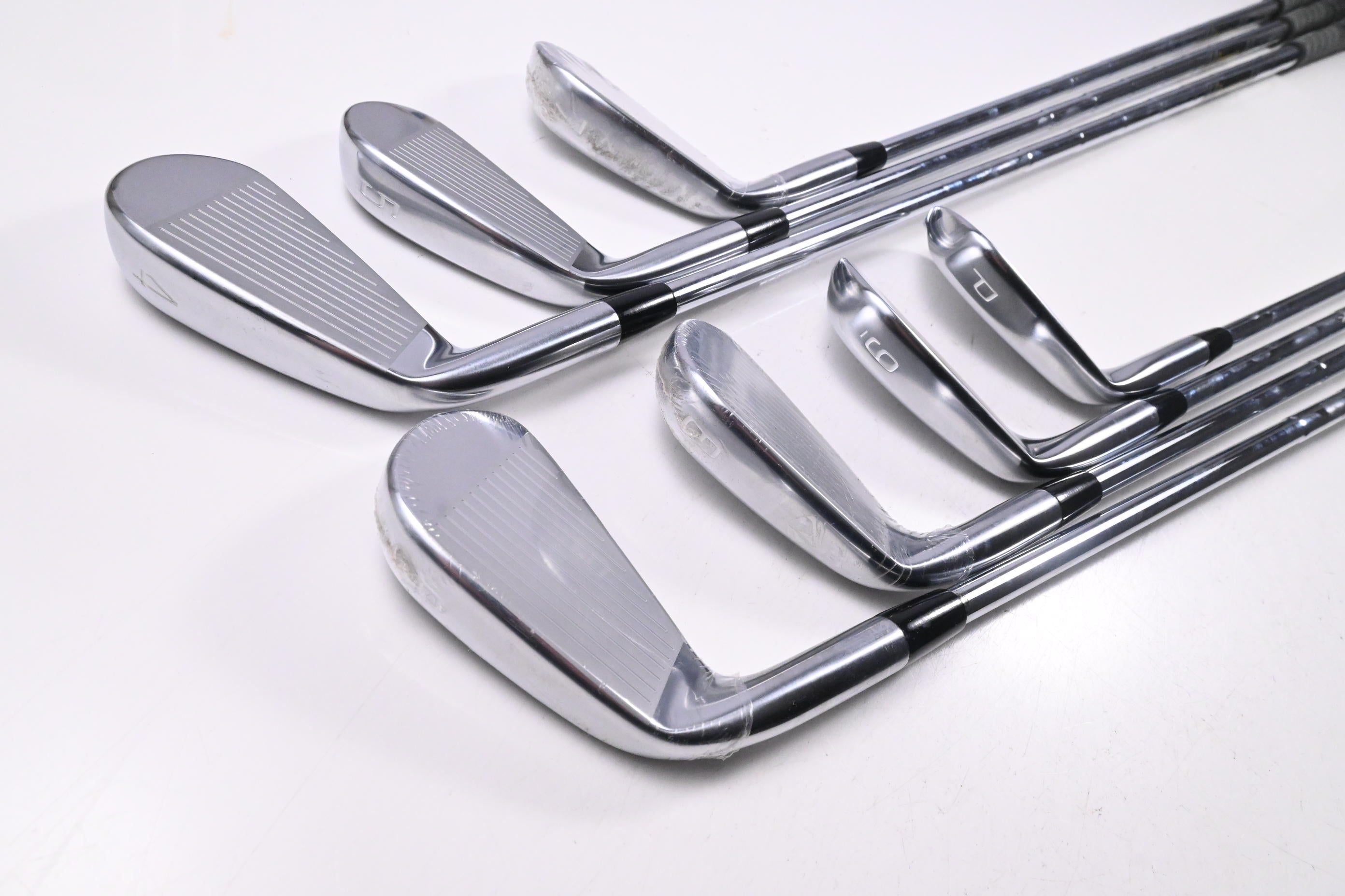 Mizuno Pro 245 Irons / 4-PW / Regular Flex Dyanmic Gold Mid 100 R300 Shafts