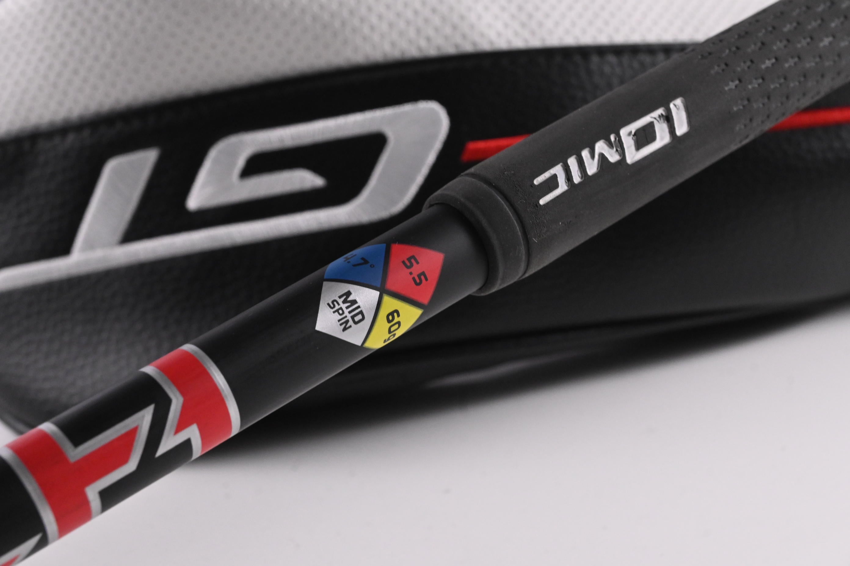 Titleist GT2 #5 Wood / 18 Degree / Regular Flex HZRDUS CB Red 60 Shaft