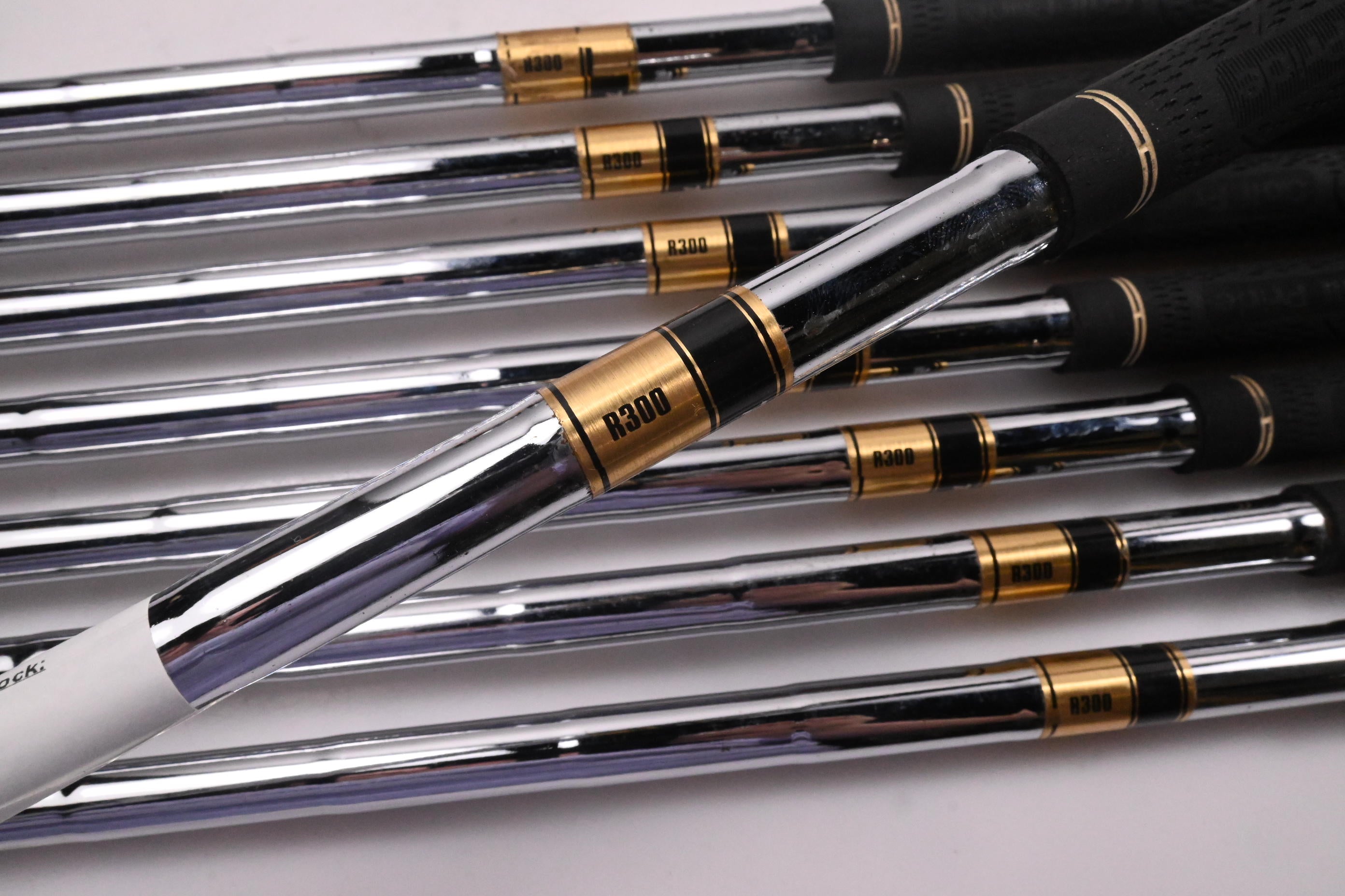 Mizuno MP-68 Irons / 3-PW / Regular Flex Dynamic Gold R300 Shafts