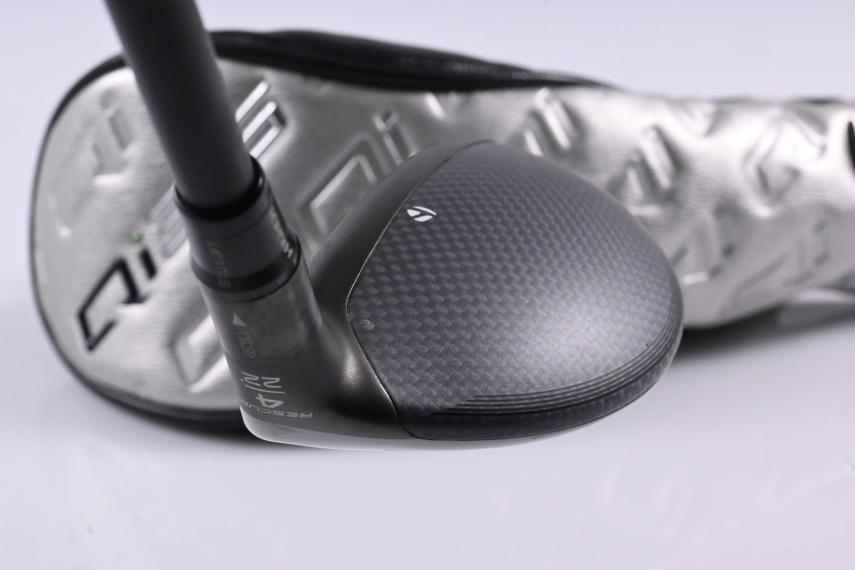 Taylormade Qi35 #4 Hybrid / 22 Degree / Regular Flex Fujikura Ventus Blue '25 6