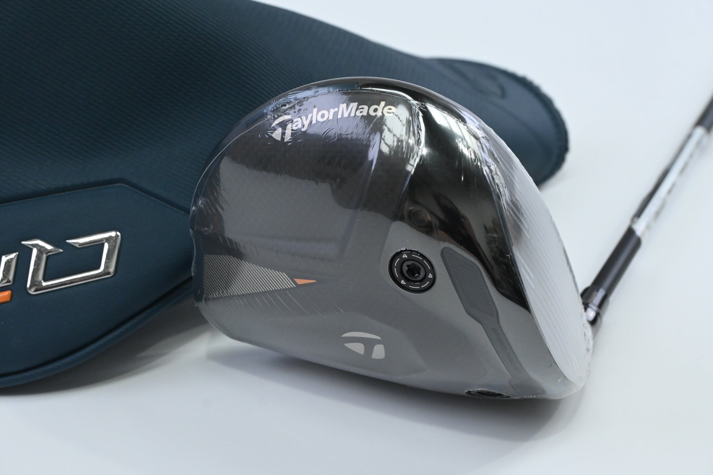 Taylormade Qi4D Driver / 10.5 Degree / Regular Flex Fujikura Ventus Blue 5