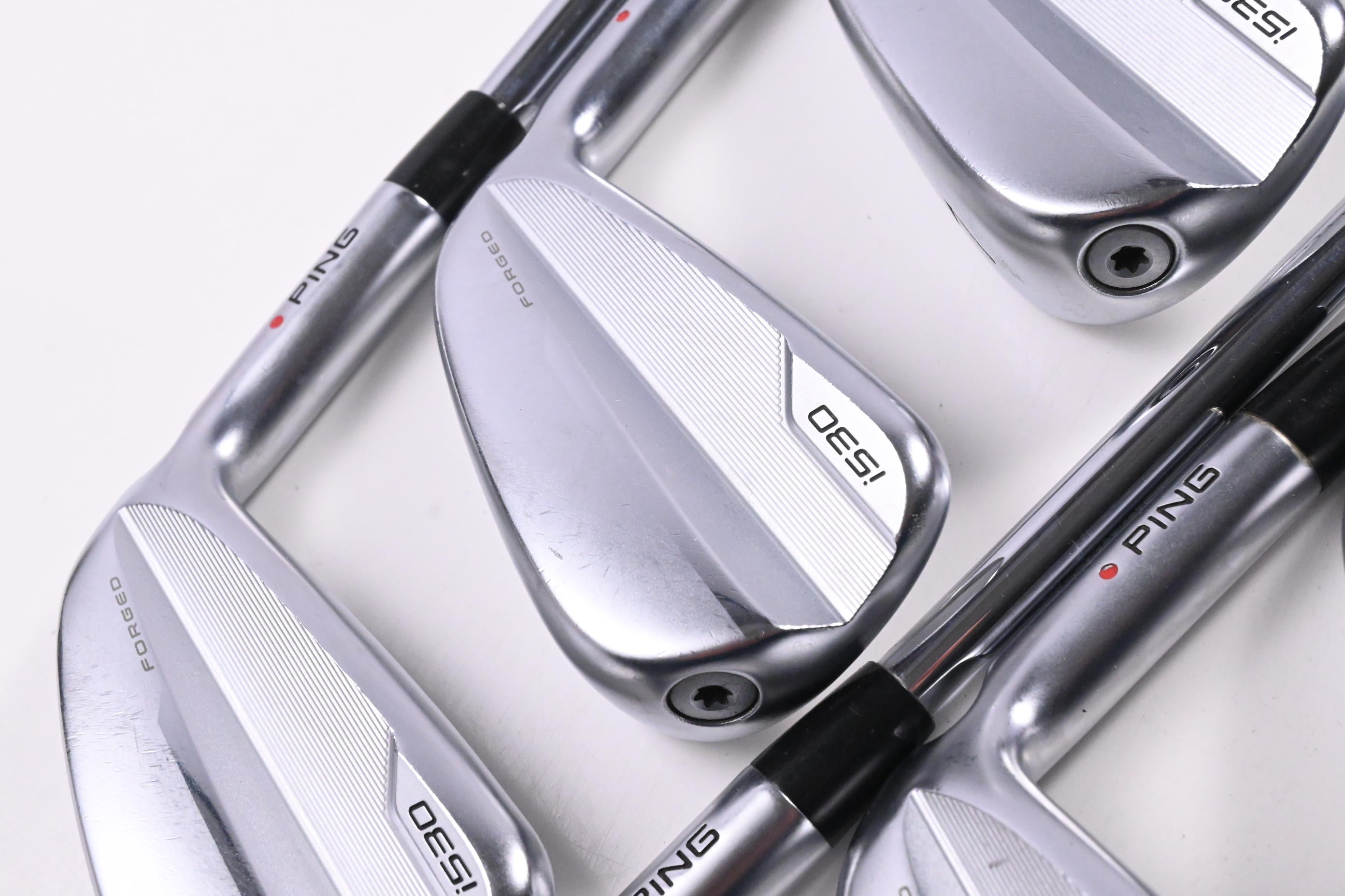Ping i530 Irons / 5-PW / Red Dot / Regular Flex Dynamic Gold MID 100 R300 Shafts