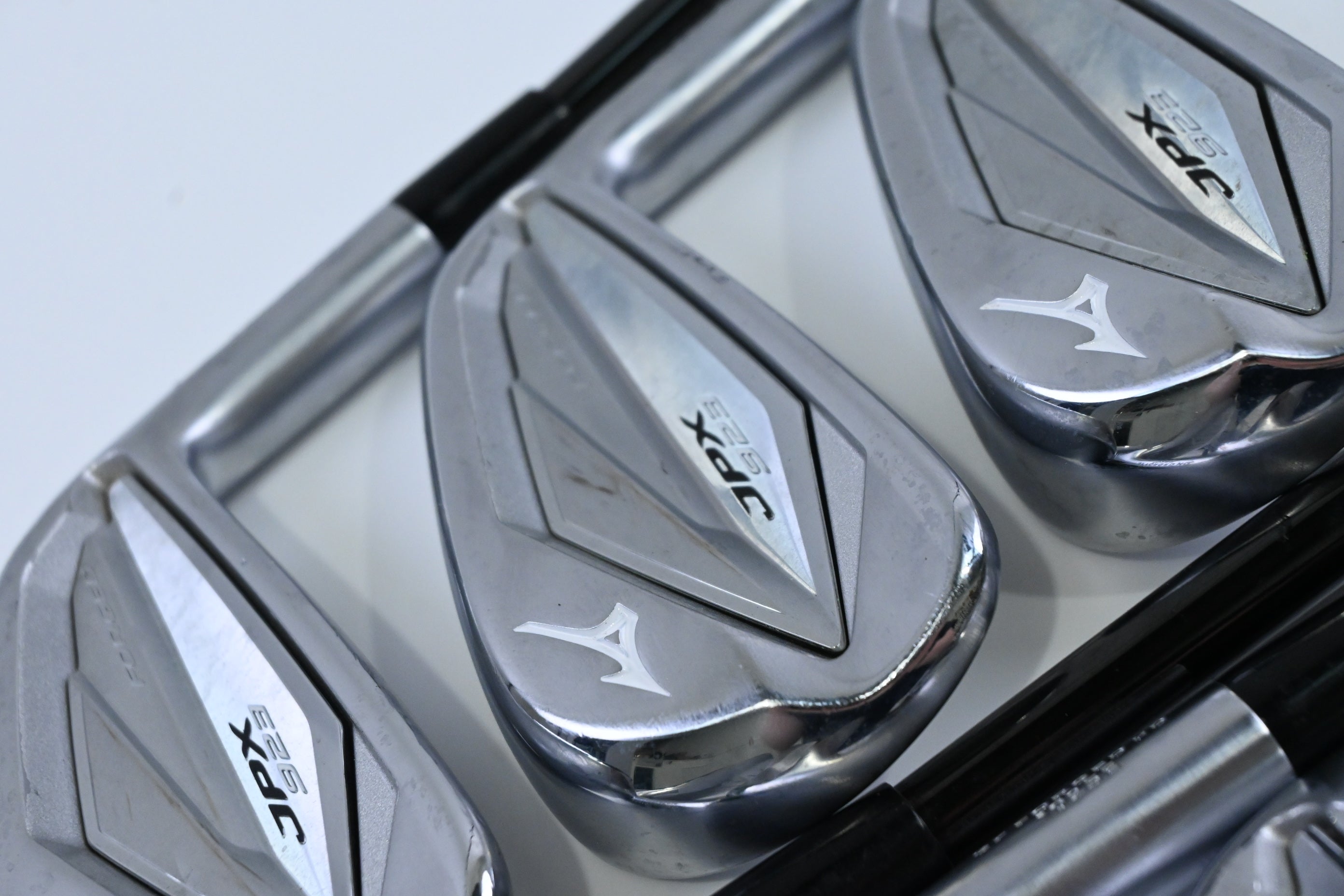 Mizuno JPX 923 Forged Irons / 4-PW / X-Flex KBS $-Taper 130 Shafts
