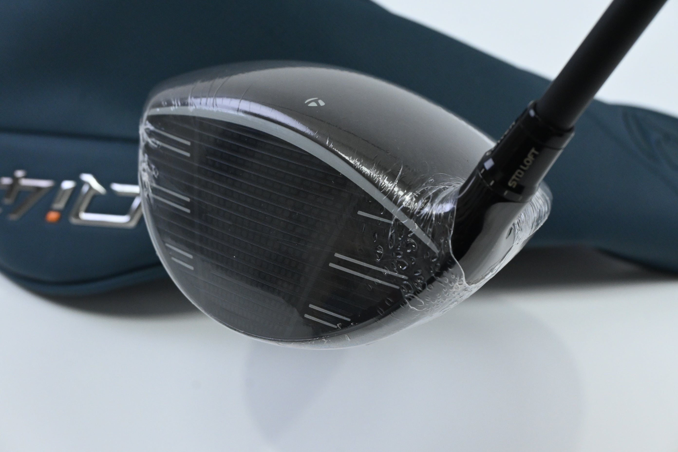 Taylormade Qi4D Driver / 10.5 Degree / Regular Flex Fujikura Ventus Blue 5