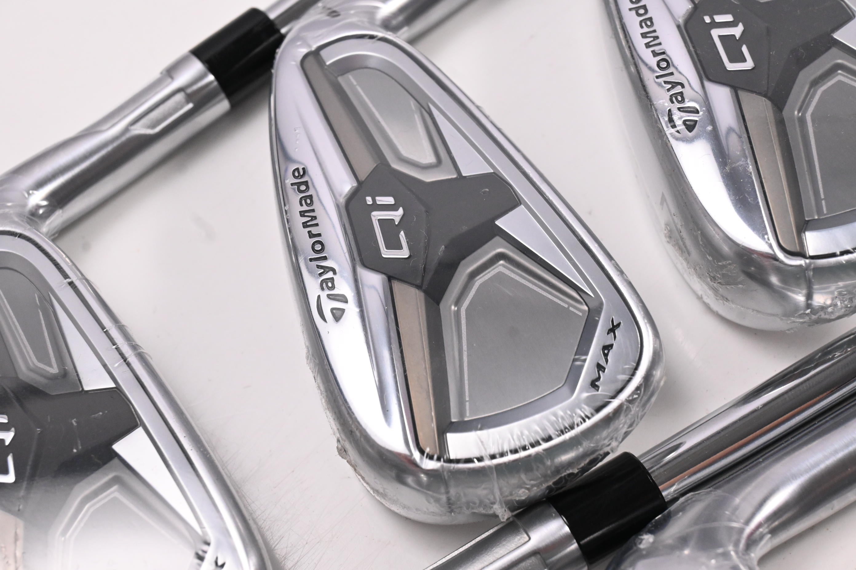Taylormade Qi Max Irons / 5-PW / Regular Flex KBS MAX MT 85 Shafts