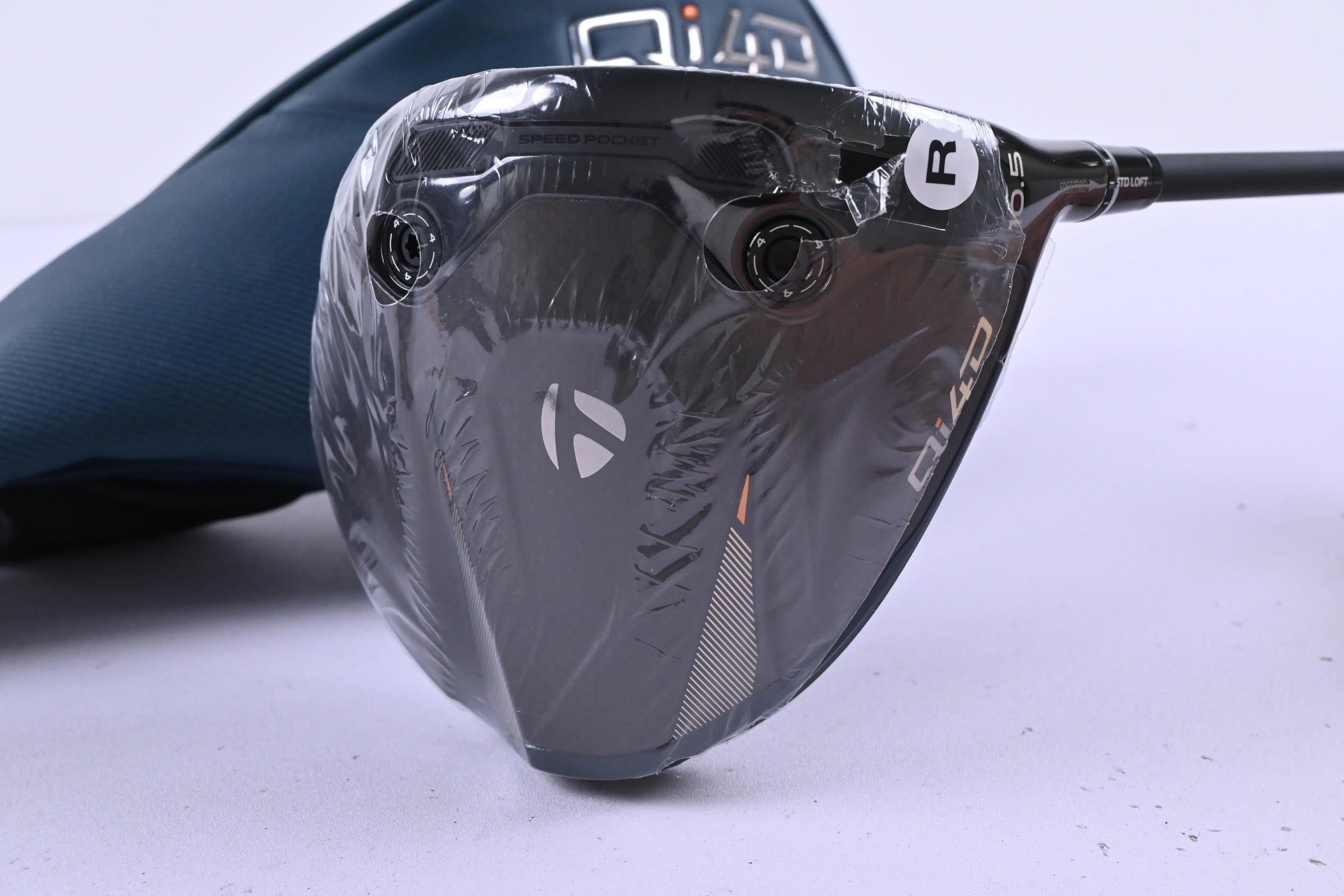 Taylormade Qi4D Driver / 10.5 Degree / Regular Flex REAX 50 Shaft