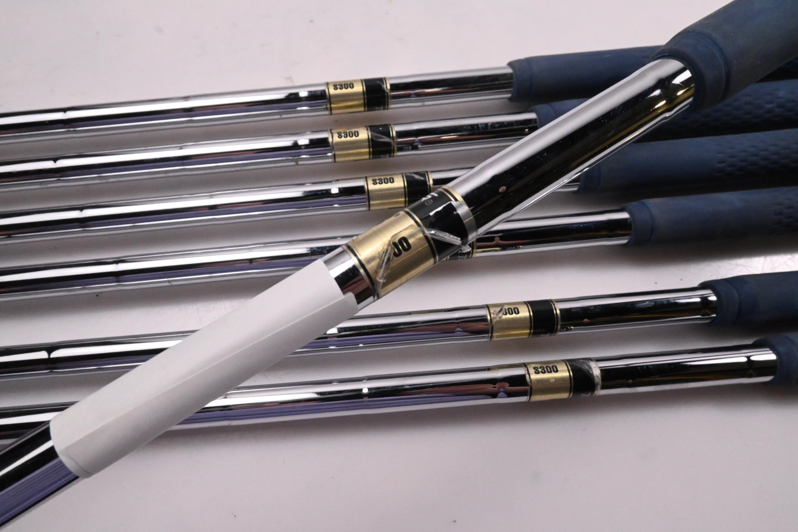 Mizuno MP-25 Irons / 4-PW / Stiff Flex Dynamic Gold S300 Shafts