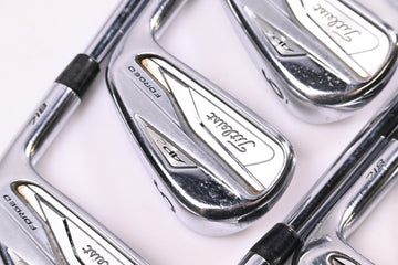 Titleist 718 AP2 Irons / 4-PW+50° / Regular Flex Project X Shaft