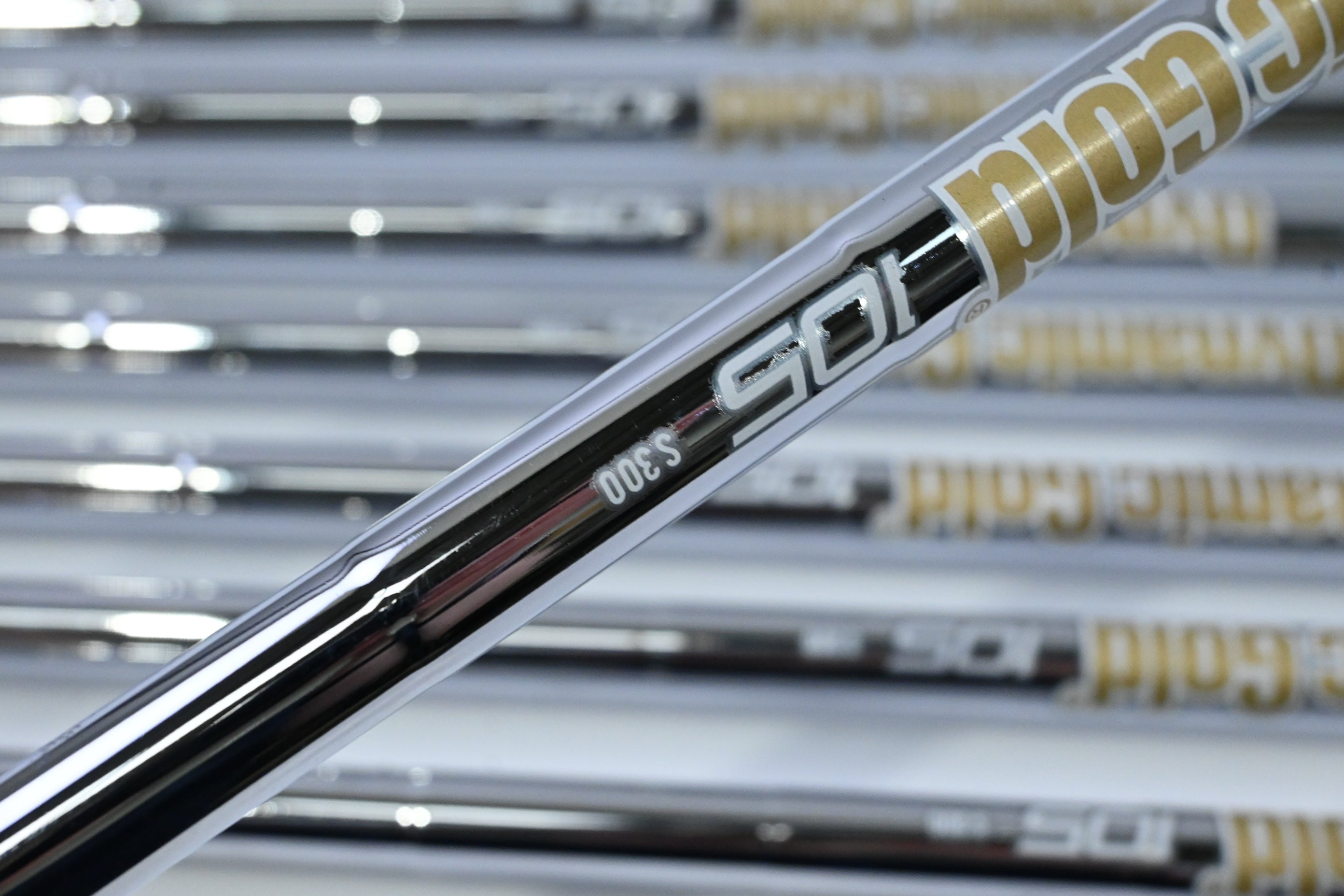 Mizuno Pro 225 Irons / 4-PW+GW / Stiff Flex Dynamic Gold 105 S300 Shafts