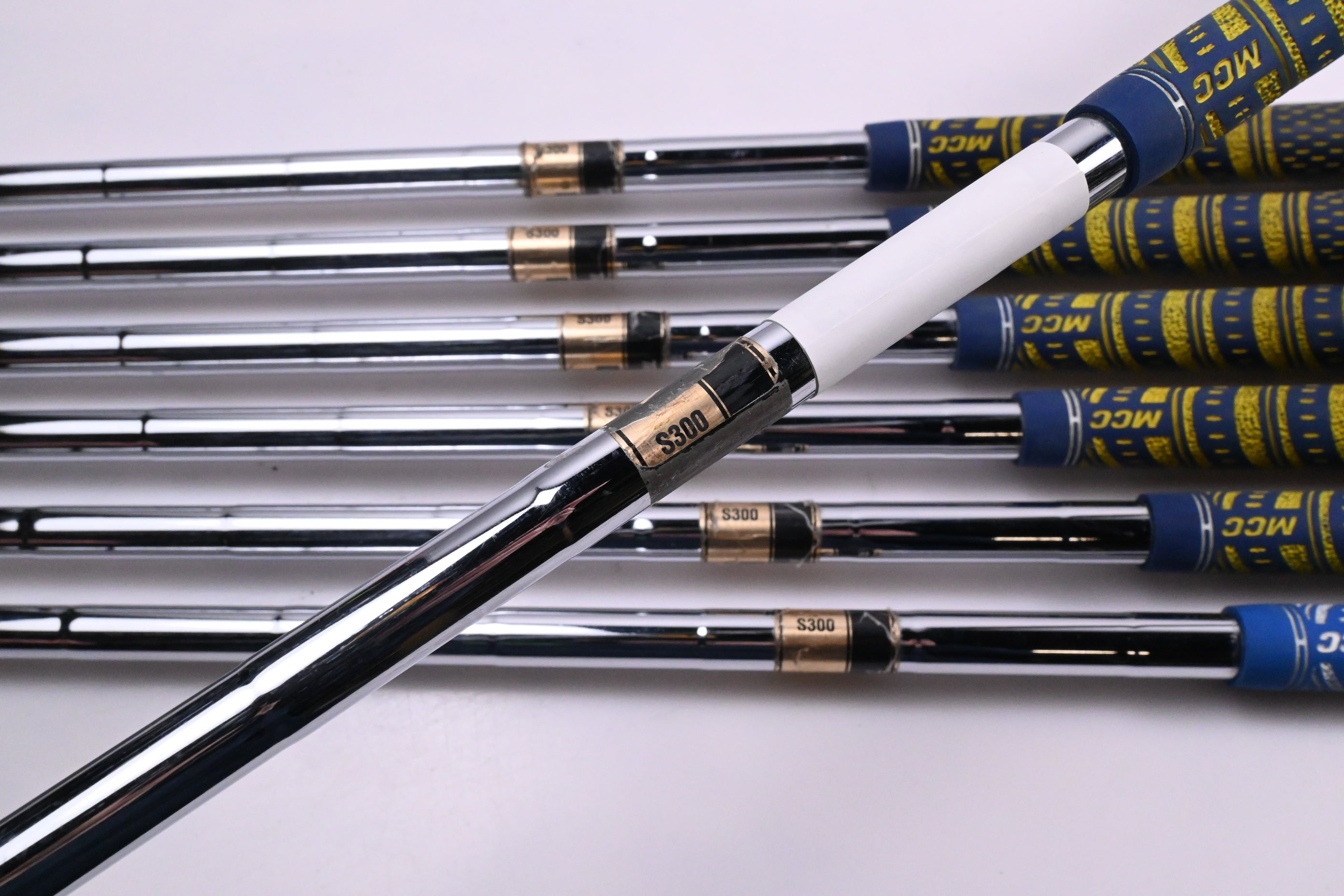 Titleist 714 AP2 Irons / 4-PW / Stiff Flex Dynamic Gold S300 Shafts