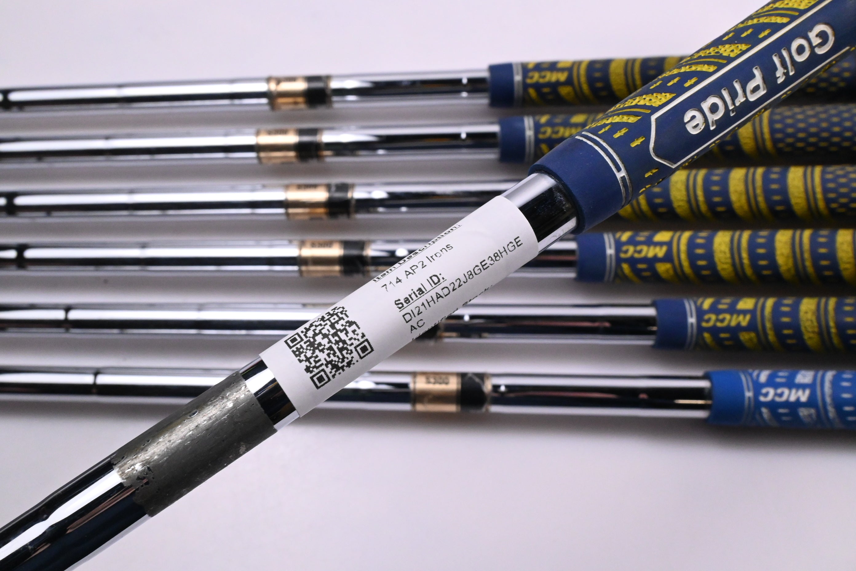 Titleist 714 AP2 Irons / 4-PW / Stiff Flex Dynamic Gold S300 Shafts